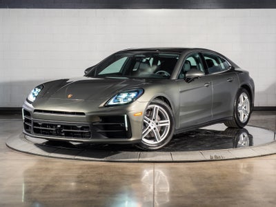 2026 Porsche Panamera 4