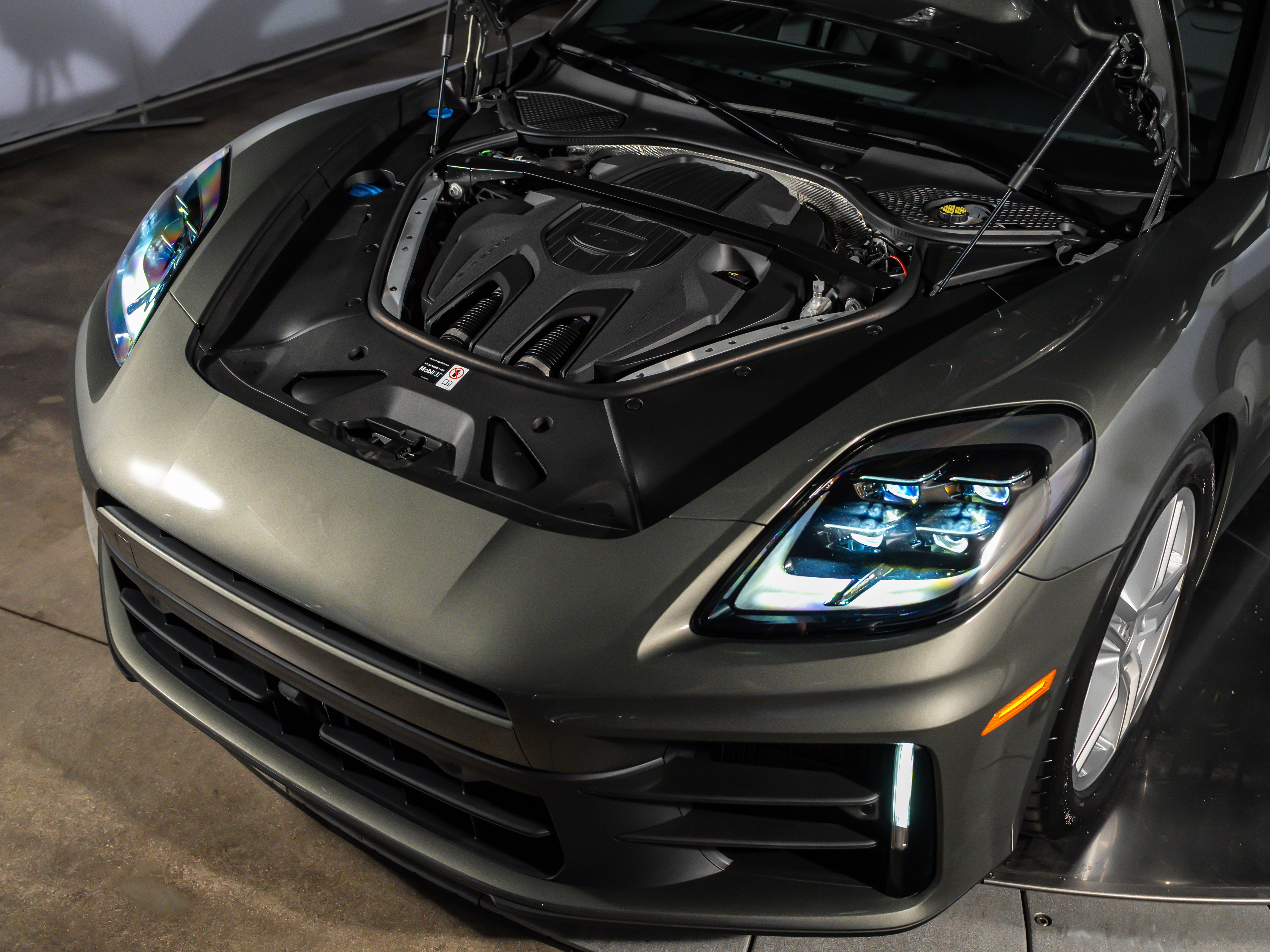 2026 Porsche Panamera 4