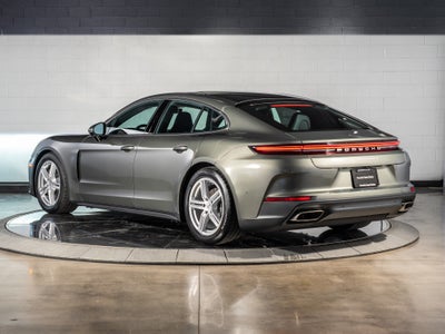 2026 Porsche Panamera 4