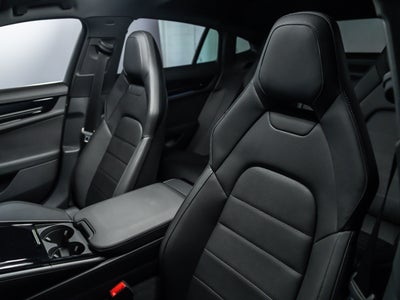 2026 Porsche Panamera 4