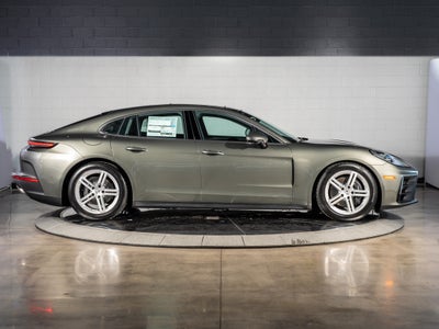 2026 Porsche Panamera 4