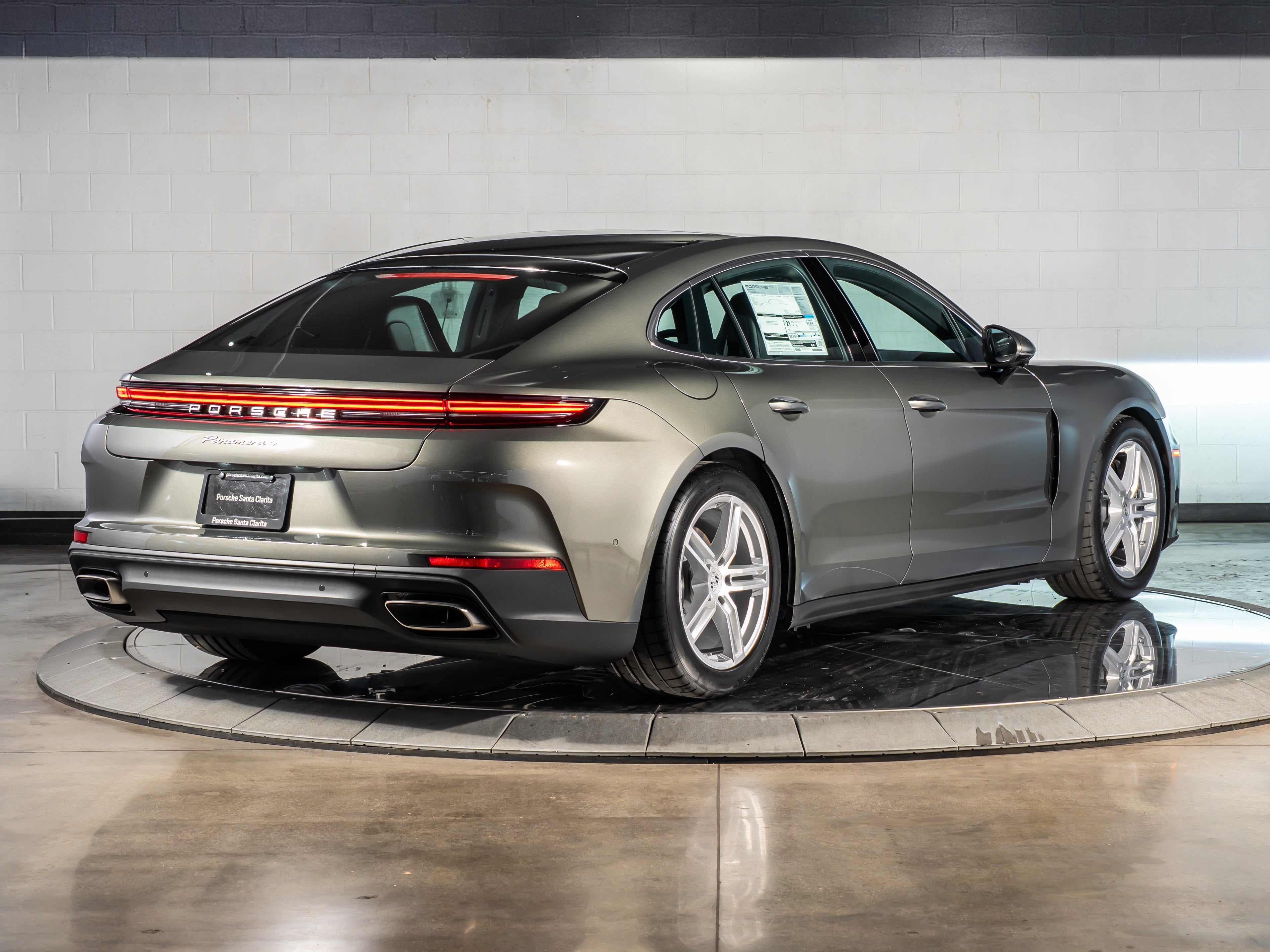 2026 Porsche Panamera 4