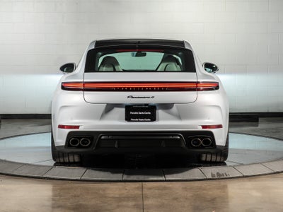 2026 Porsche Panamera 4