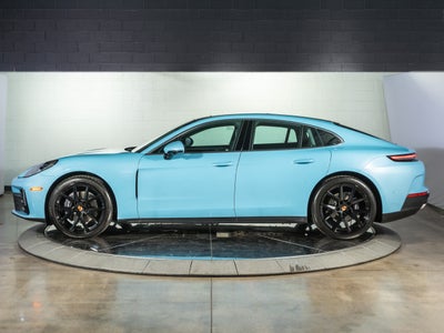 2026 Porsche Panamera Base