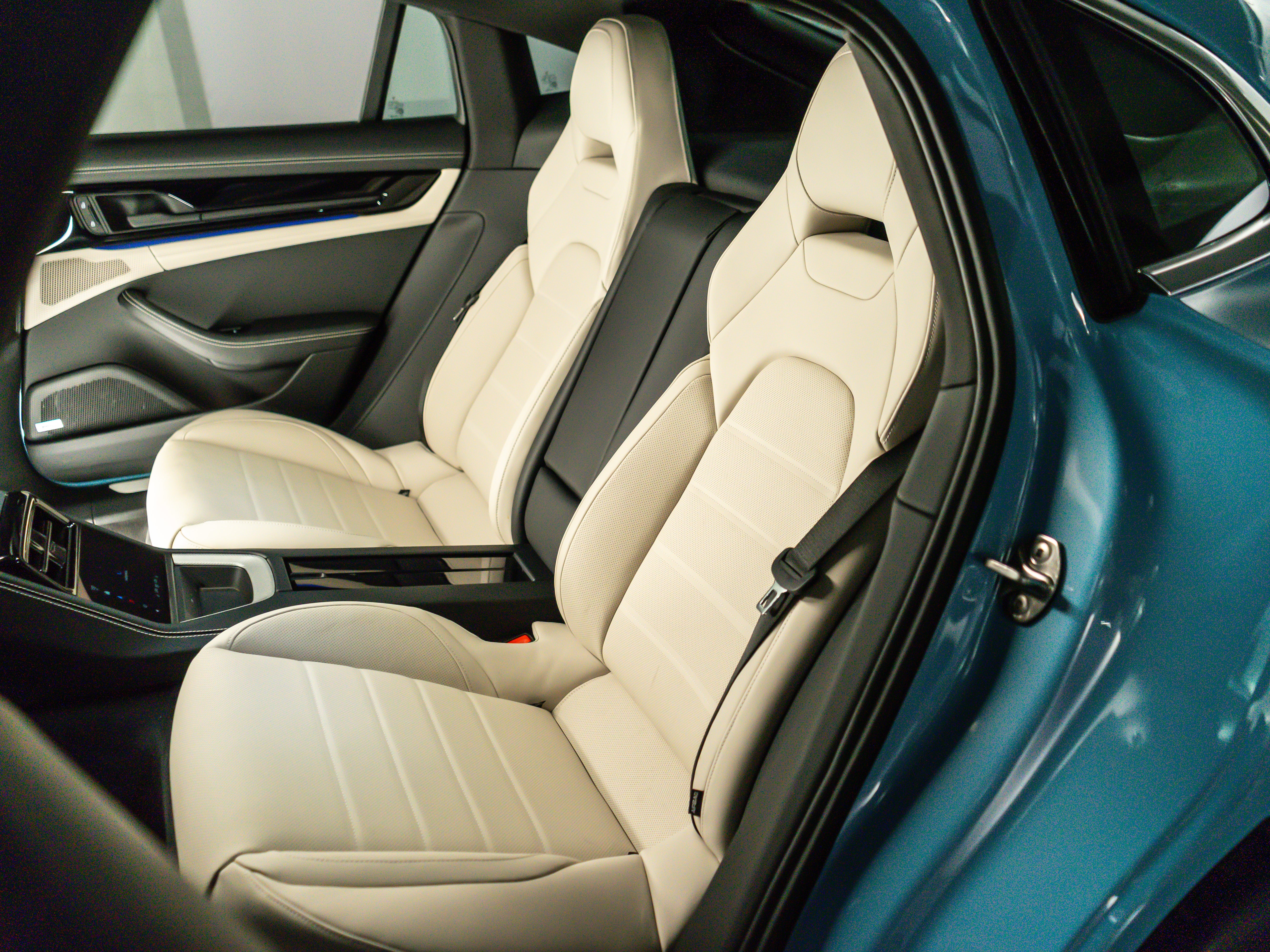 2026 Porsche Panamera Base