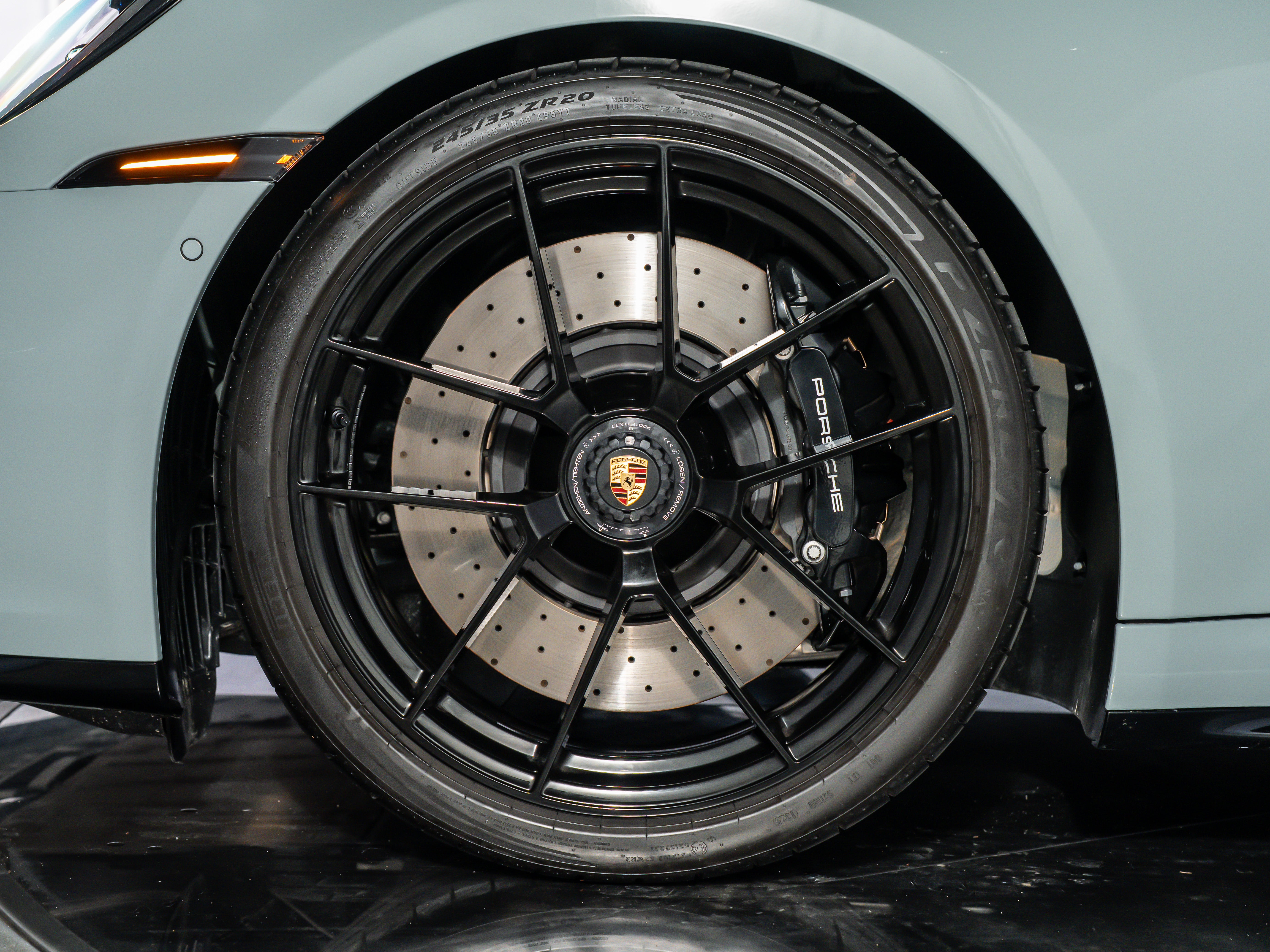2025 Porsche 911 Carrera GTS