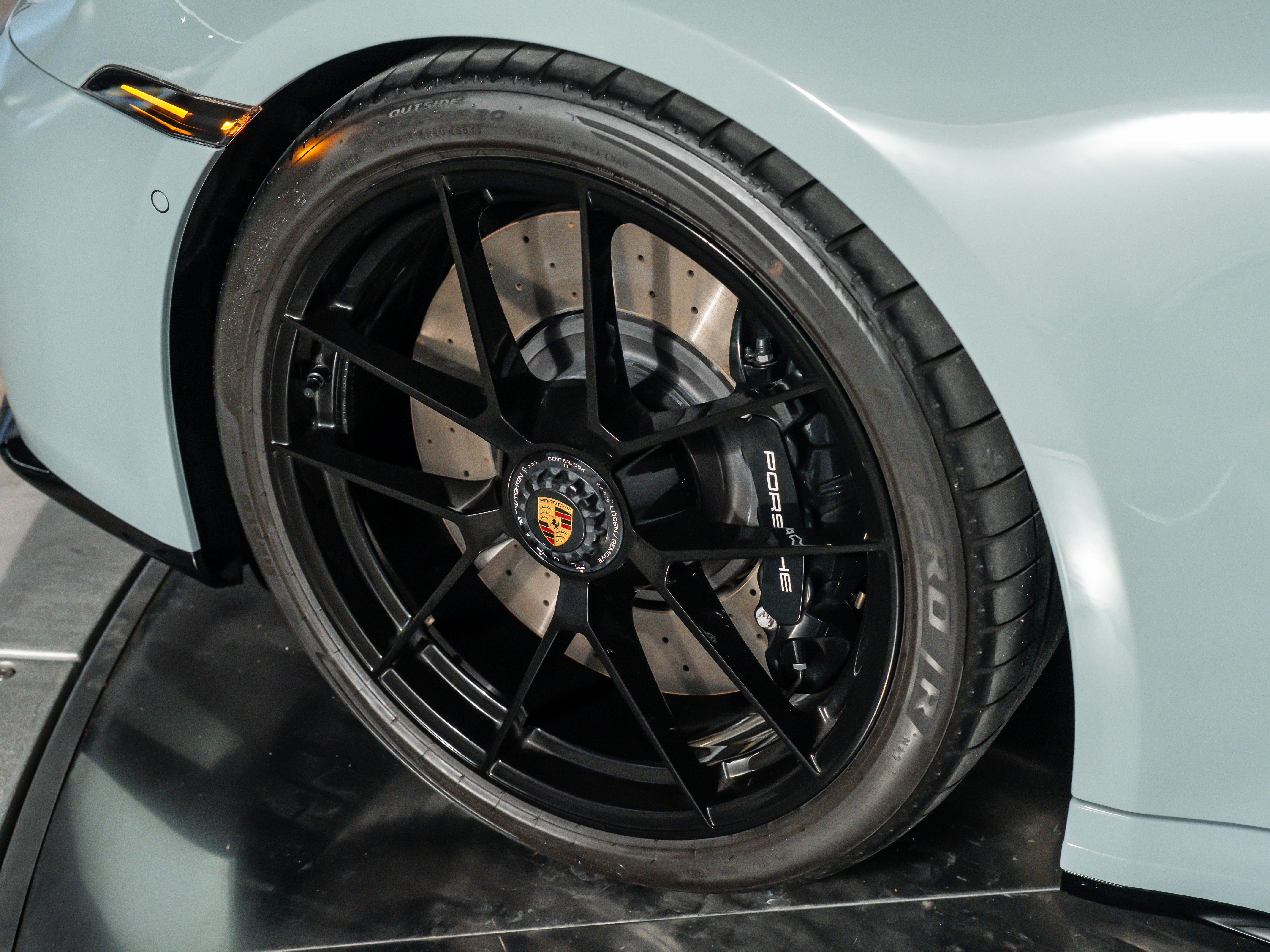 2025 Porsche 911 Carrera GTS