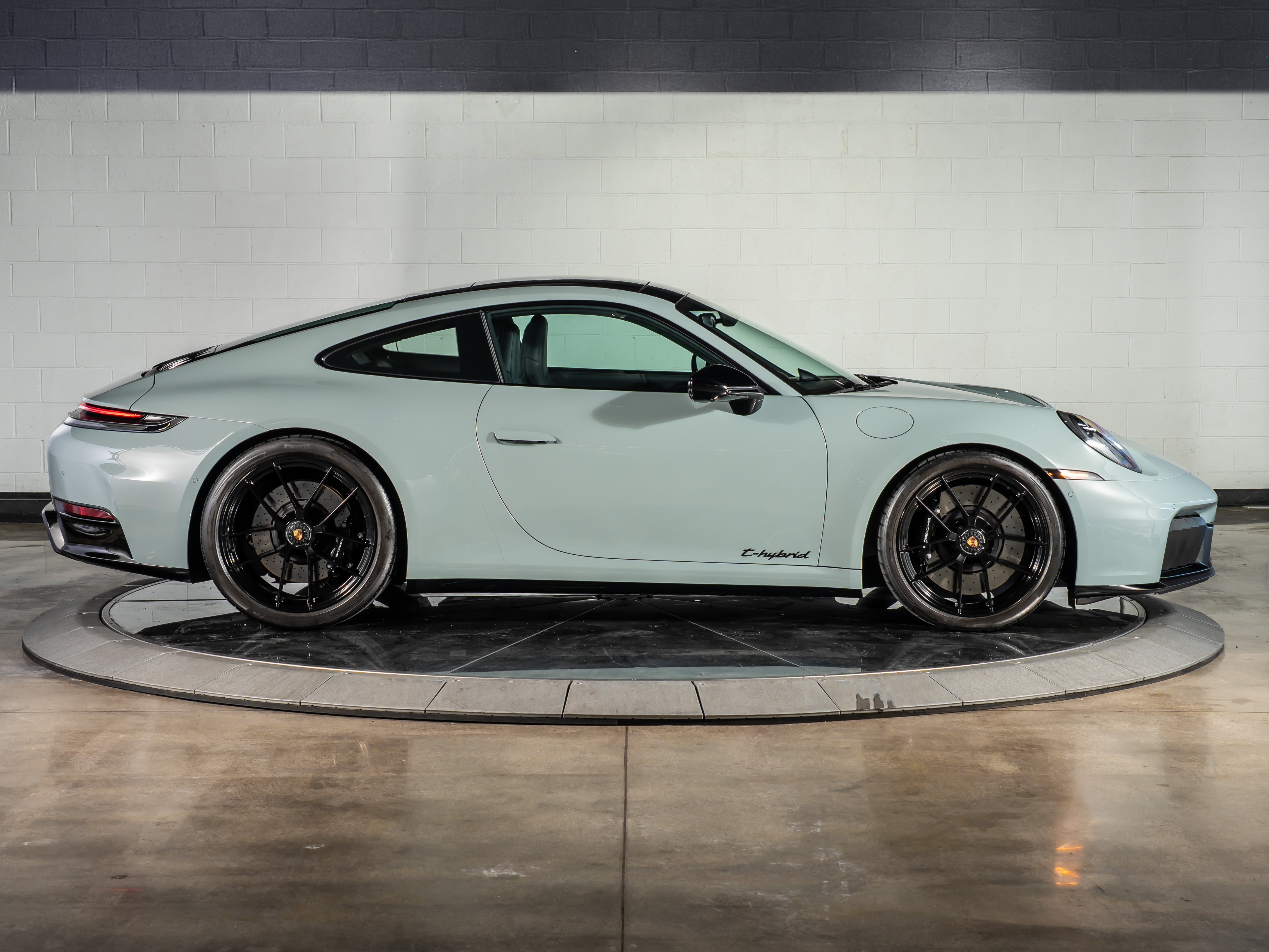 2025 Porsche 911 Carrera GTS