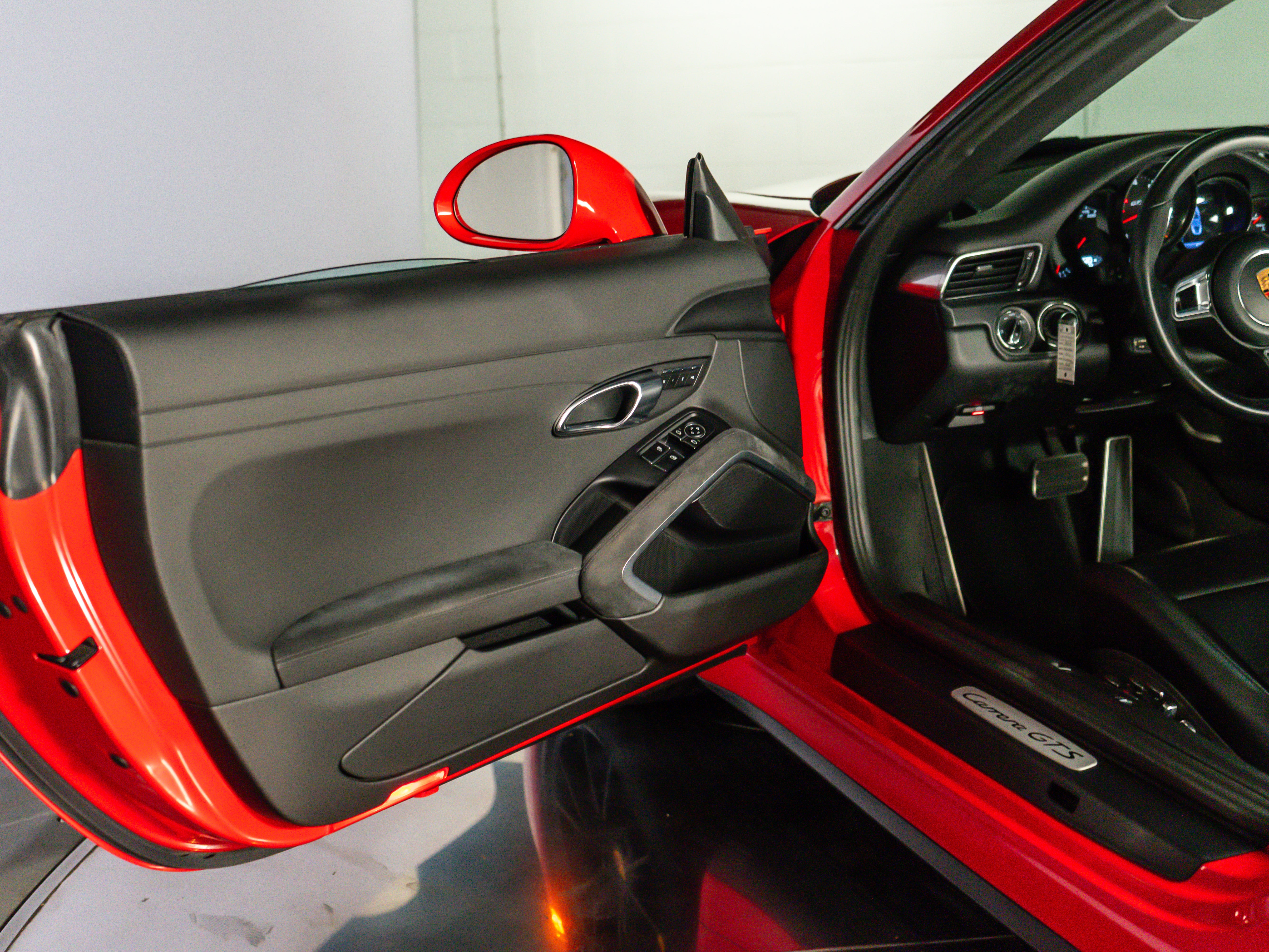 2018 Porsche 911 Carrera GTS