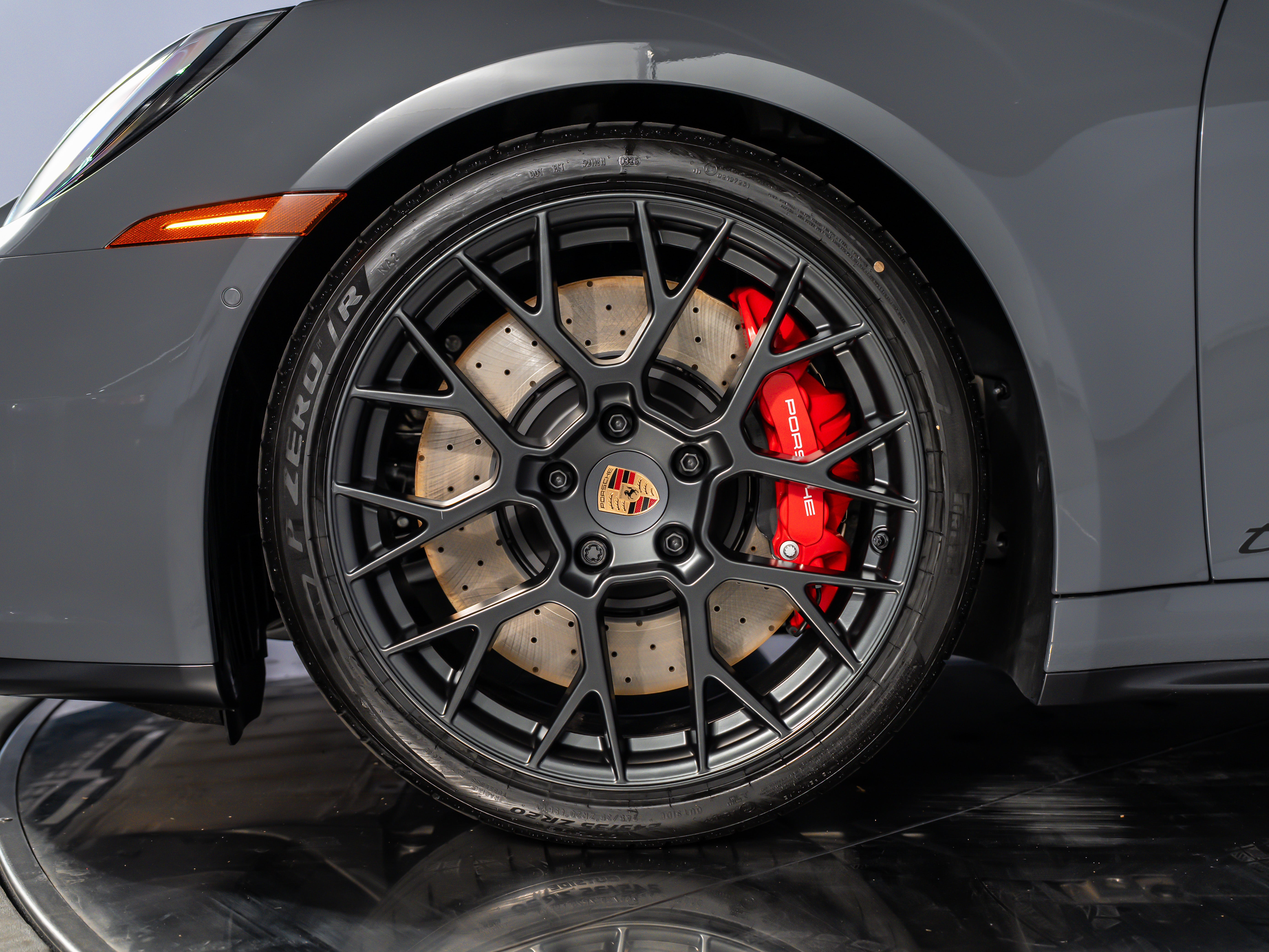 2026 Porsche 911 Carrera 4 GTS