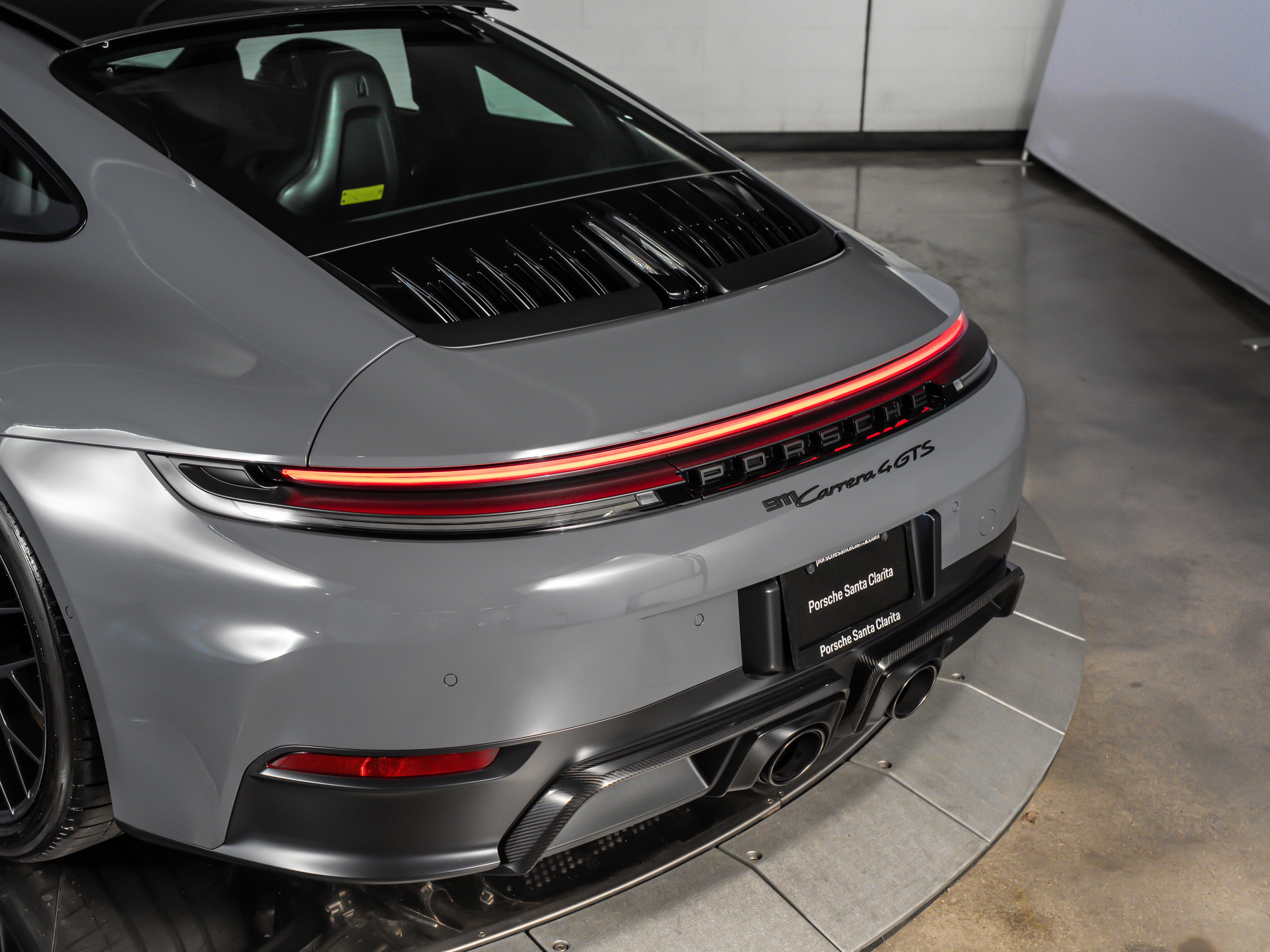 2026 Porsche 911 Carrera 4 GTS