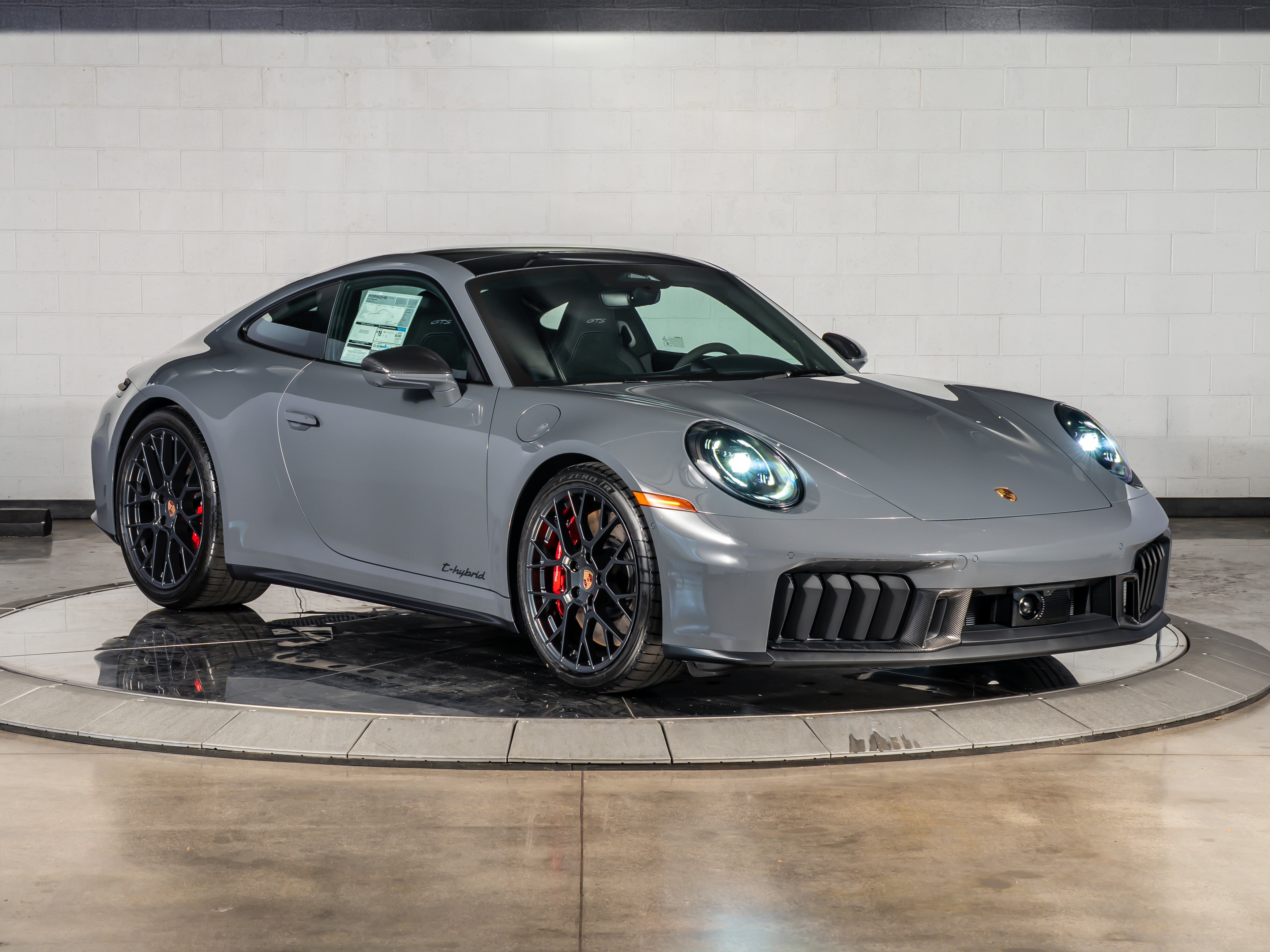 2026 Porsche 911 Carrera 4 GTS