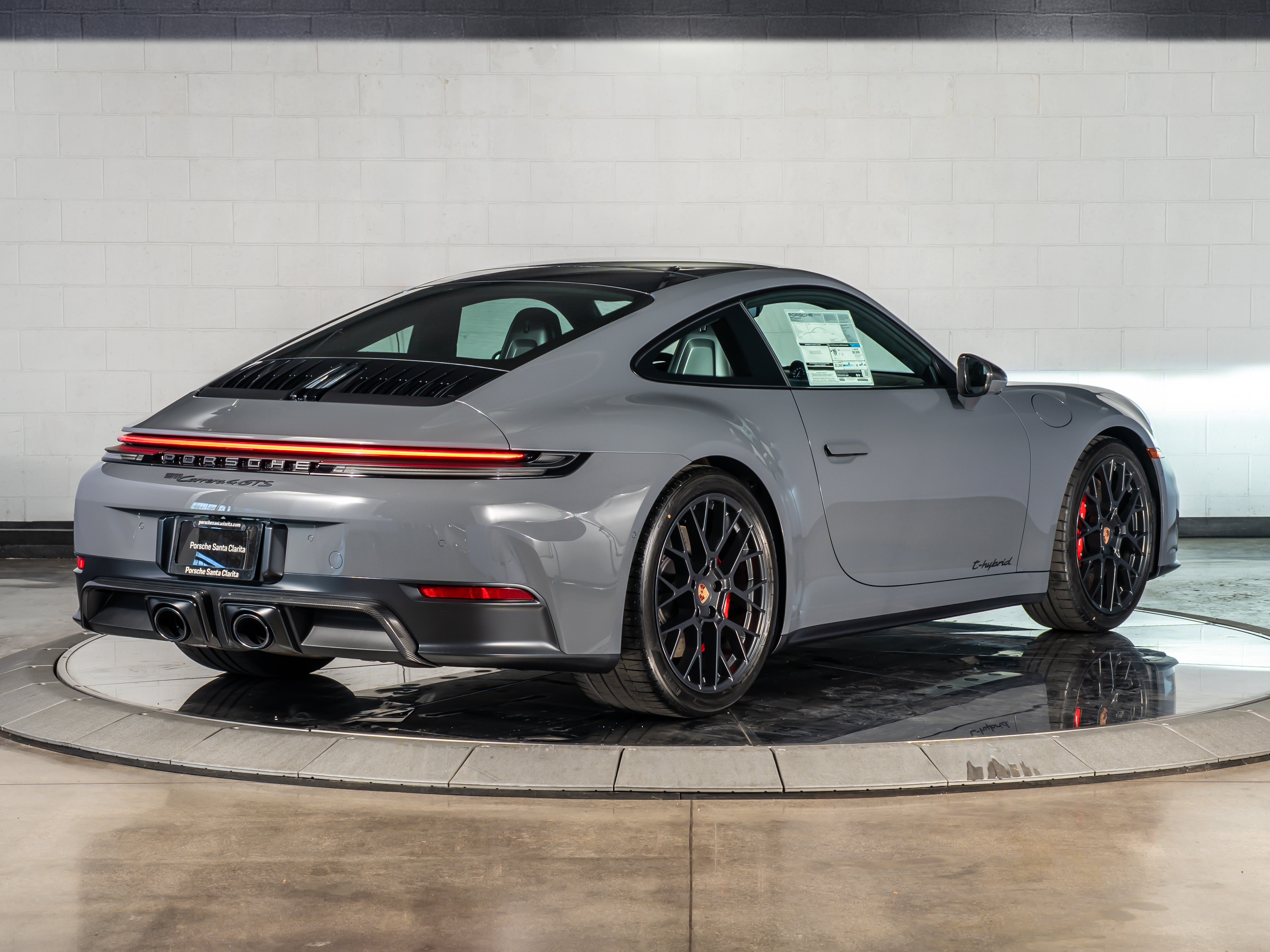 2026 Porsche 911 Carrera 4 GTS