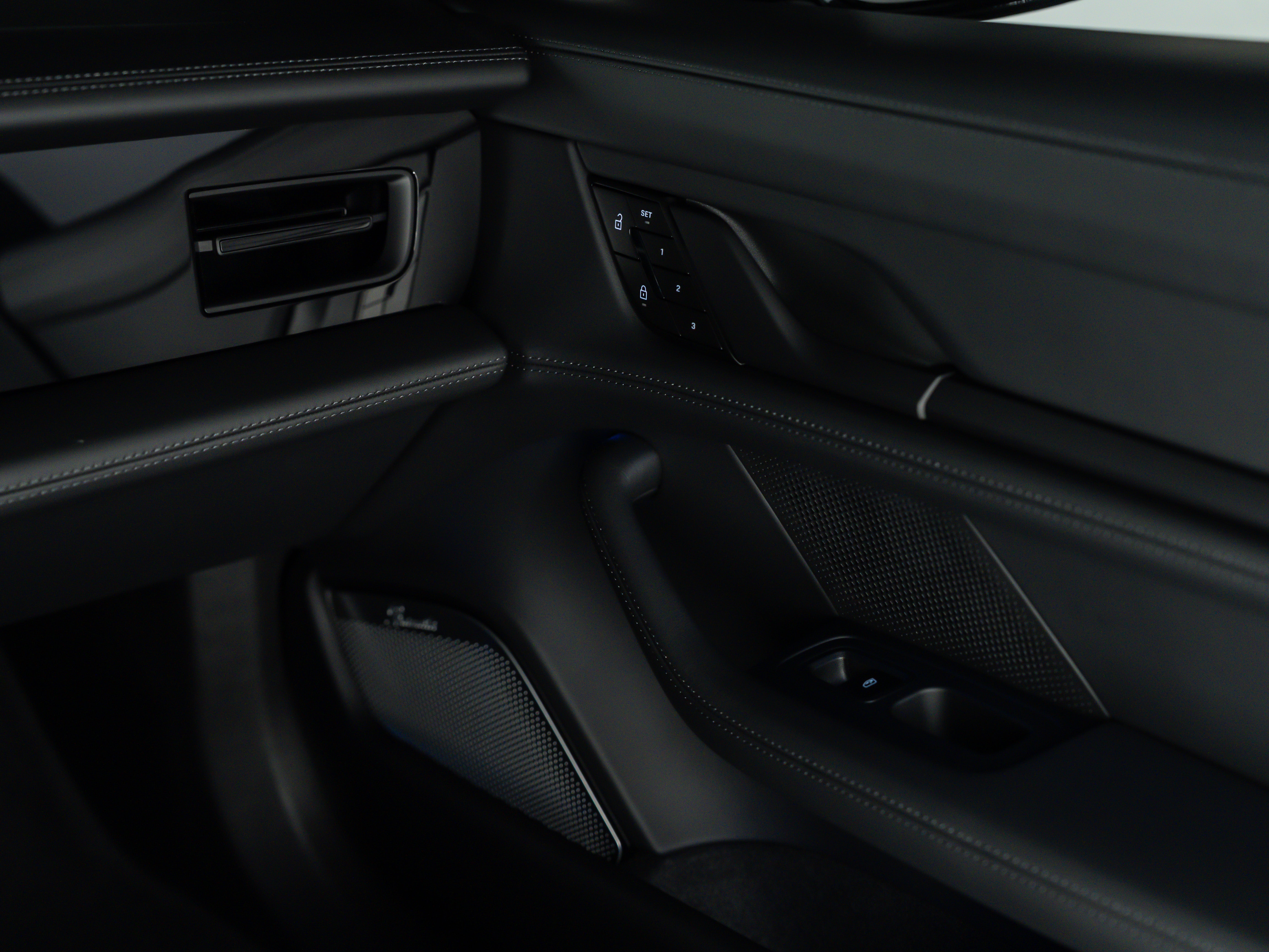 2026 Porsche Taycan 4S Black Edition