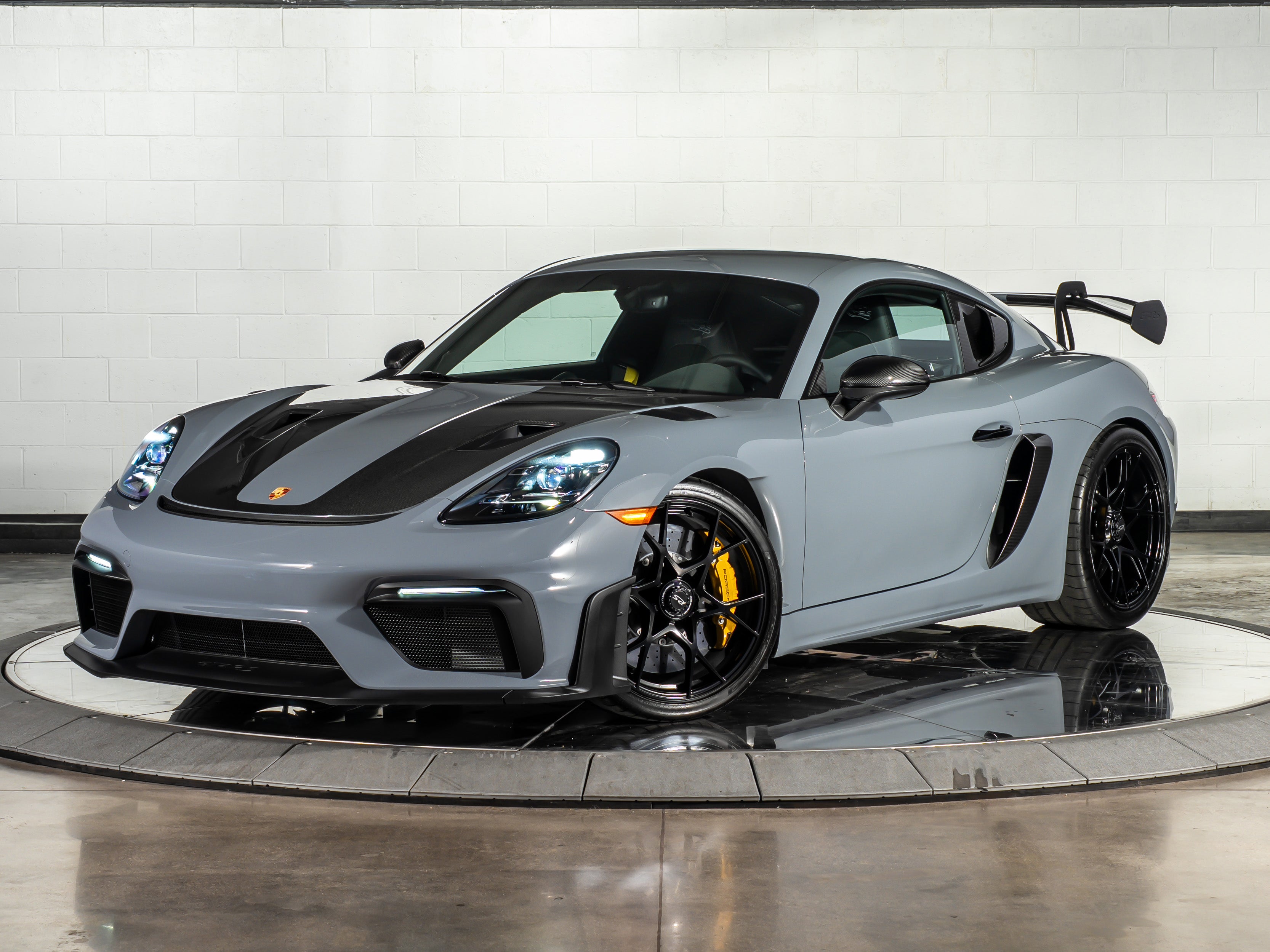 2025 Porsche 718 Cayman GT4 RS's photo