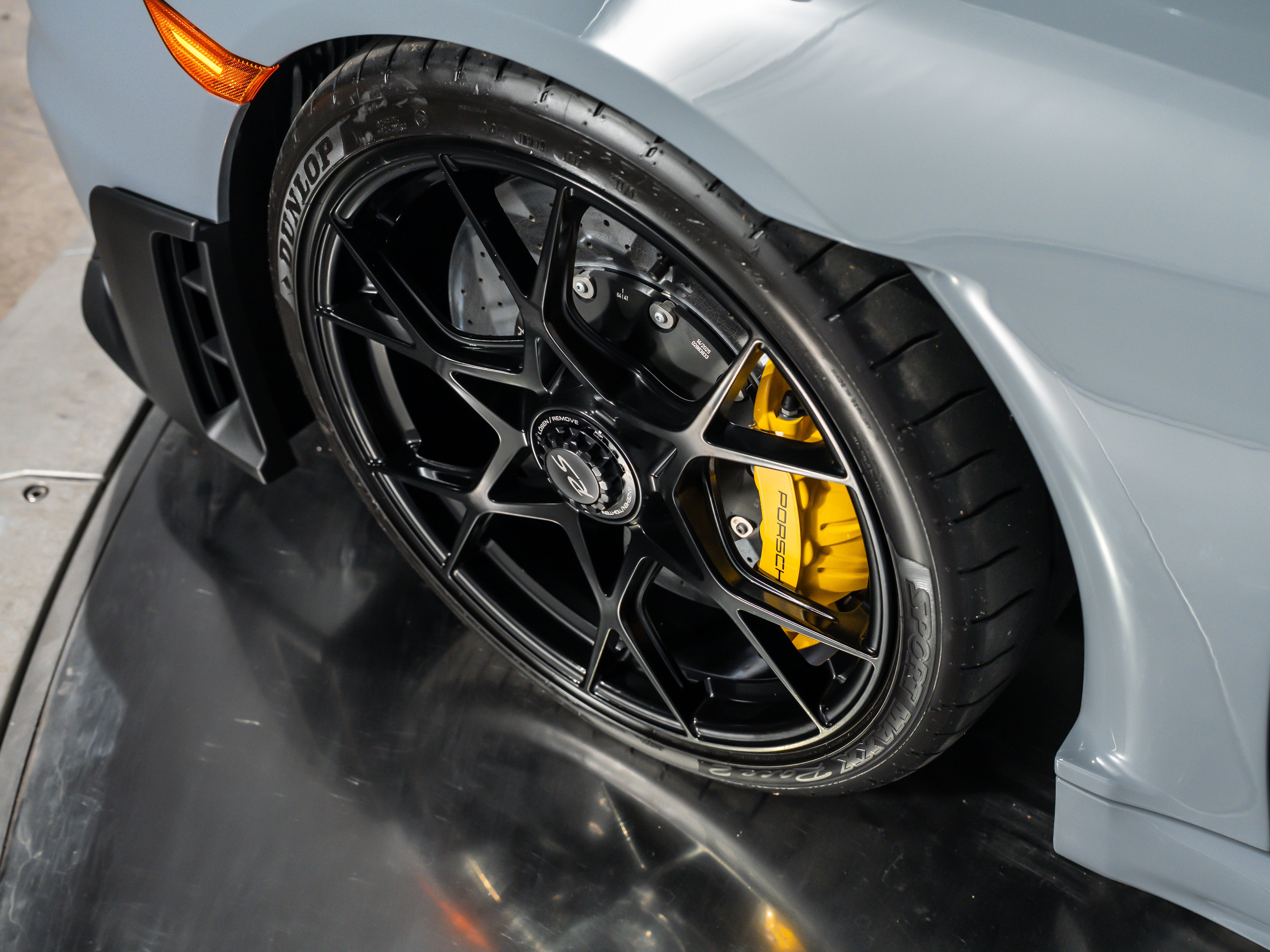 2025 Porsche 718 Cayman GT4 RS