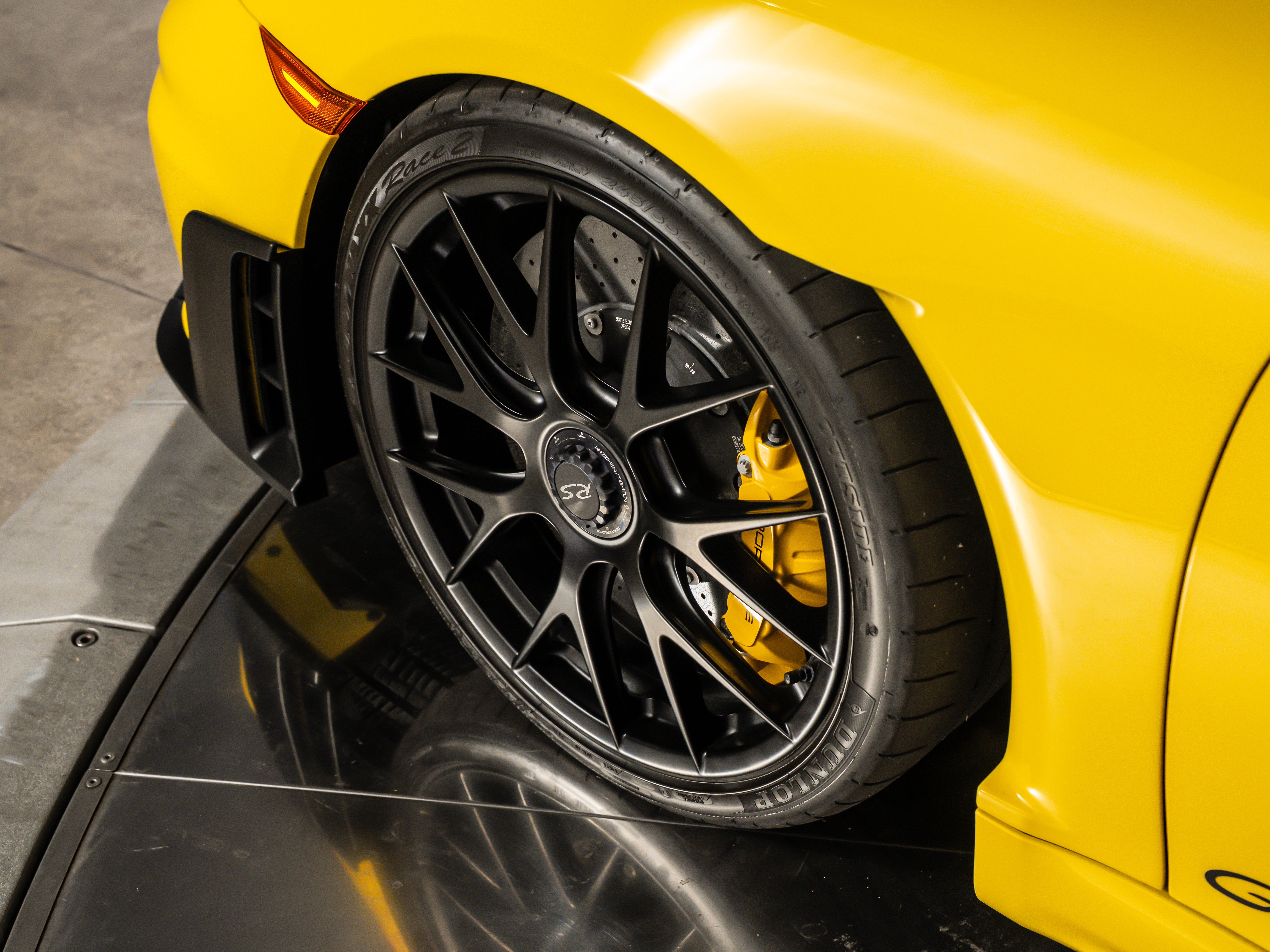 2025 Porsche 718 Cayman GT4 RS