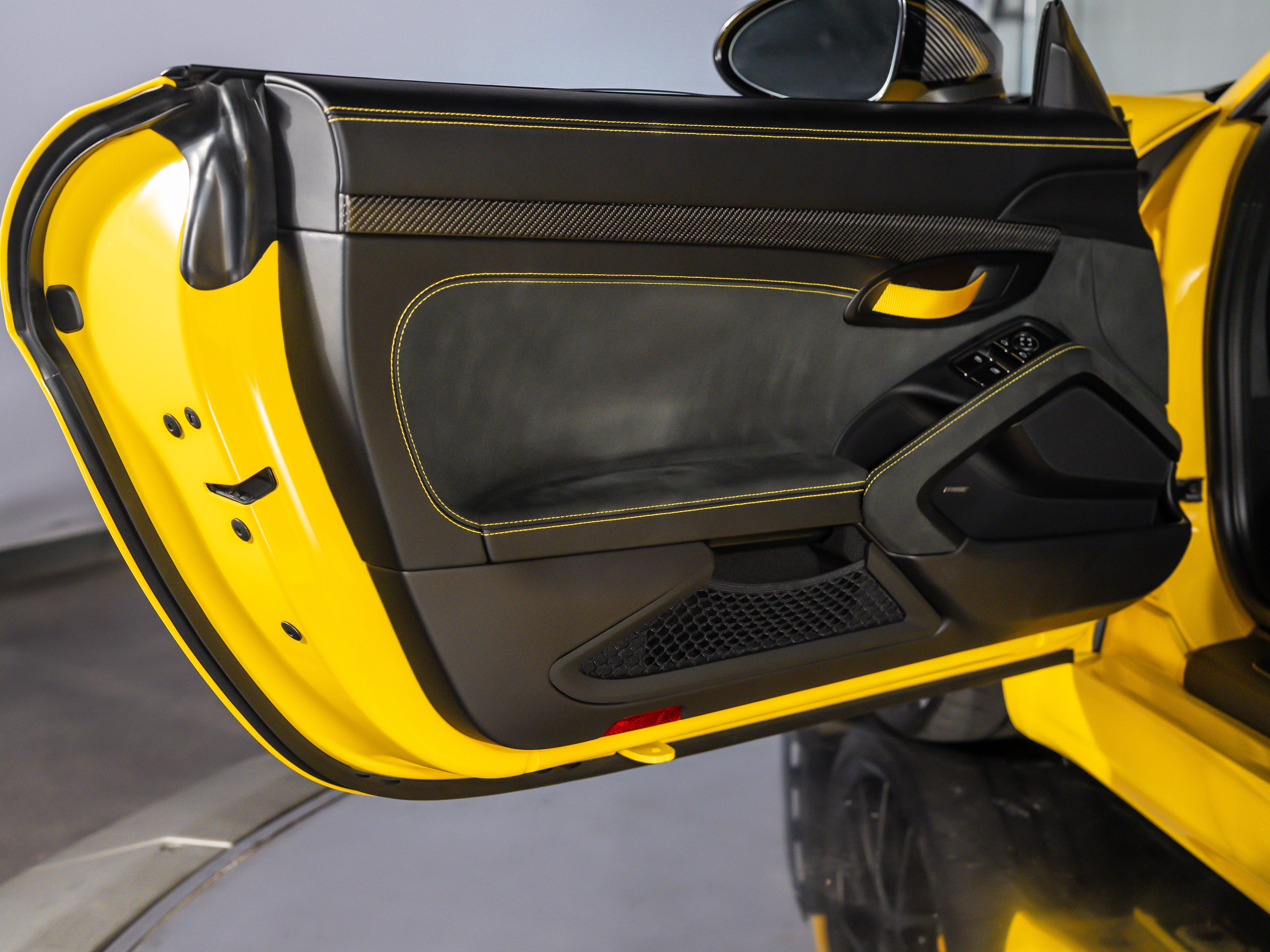 2025 Porsche 718 Cayman GT4 RS