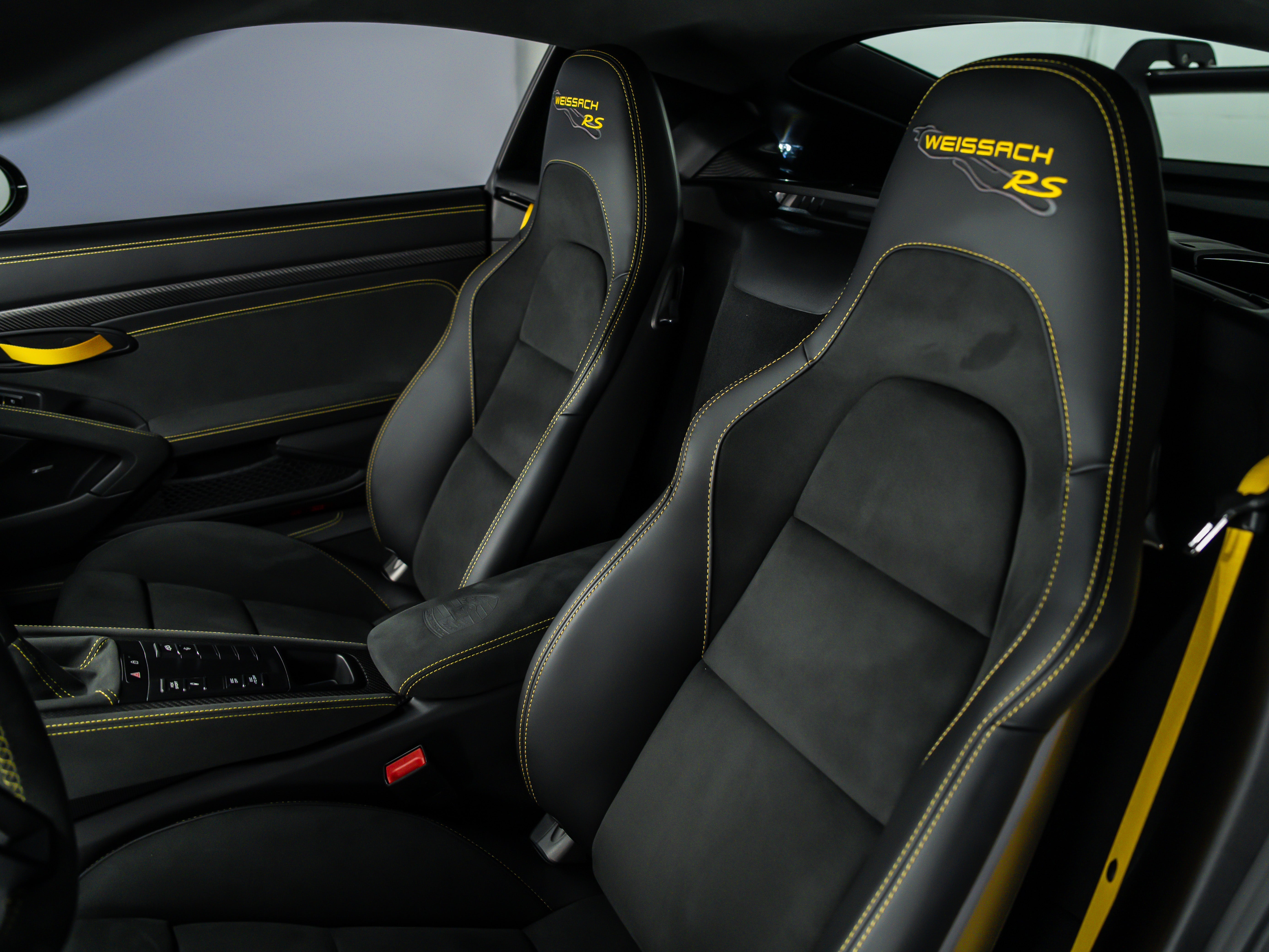 2025 Porsche 718 Cayman GT4 RS