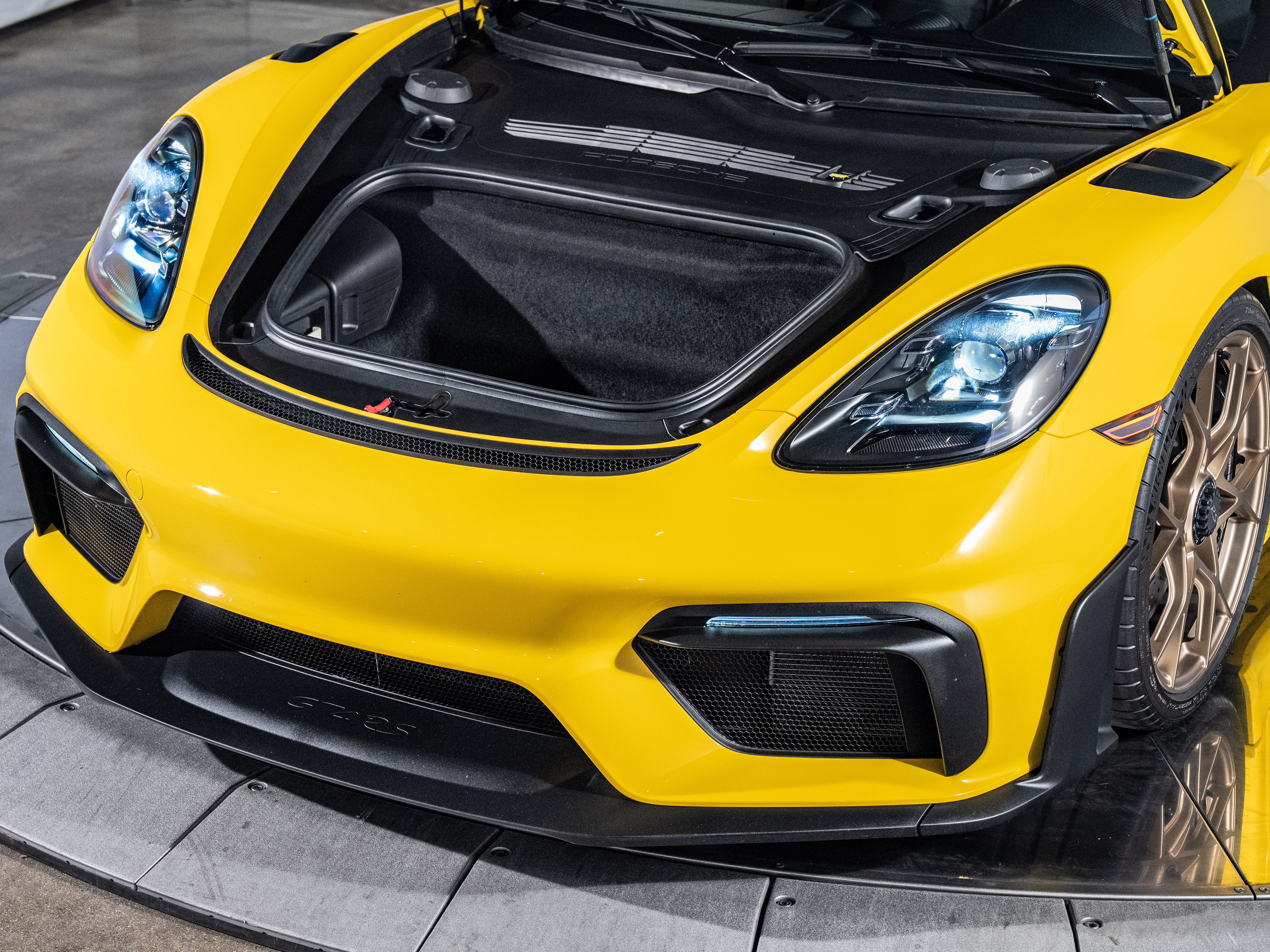2025 Porsche 718 Cayman GT4 RS