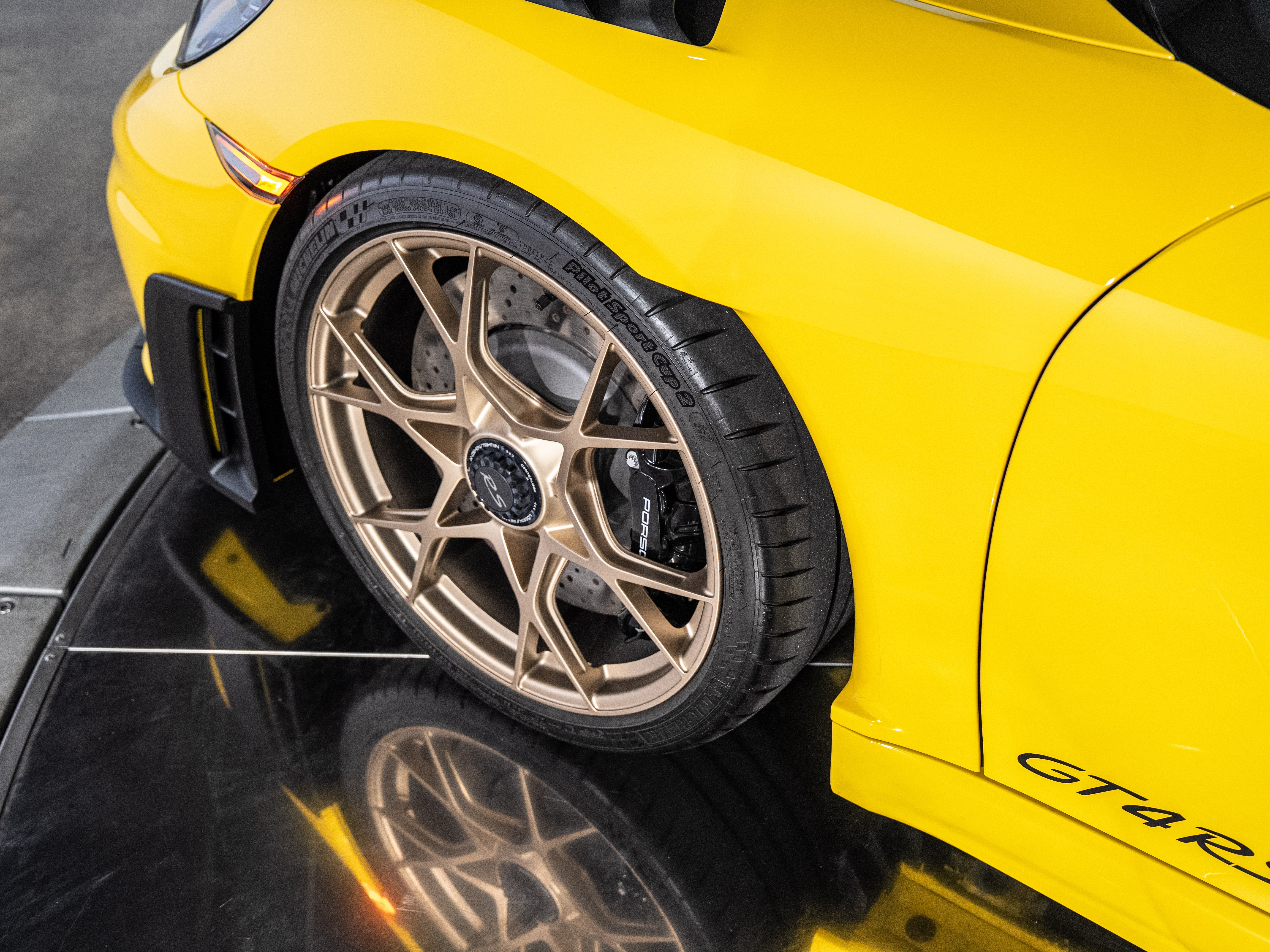 2025 Porsche 718 Cayman GT4 RS