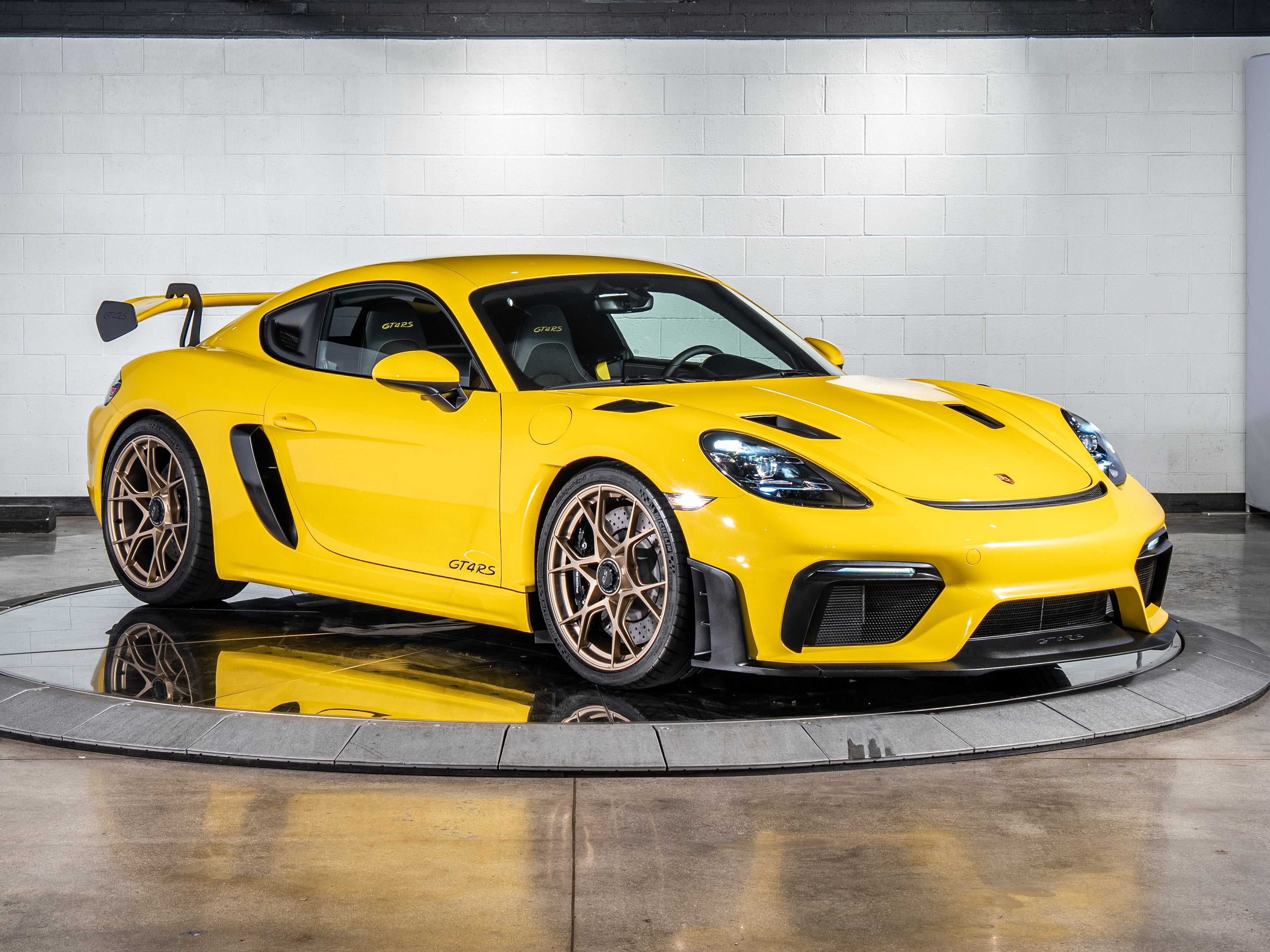 2025 Porsche 718 Cayman GT4 RS