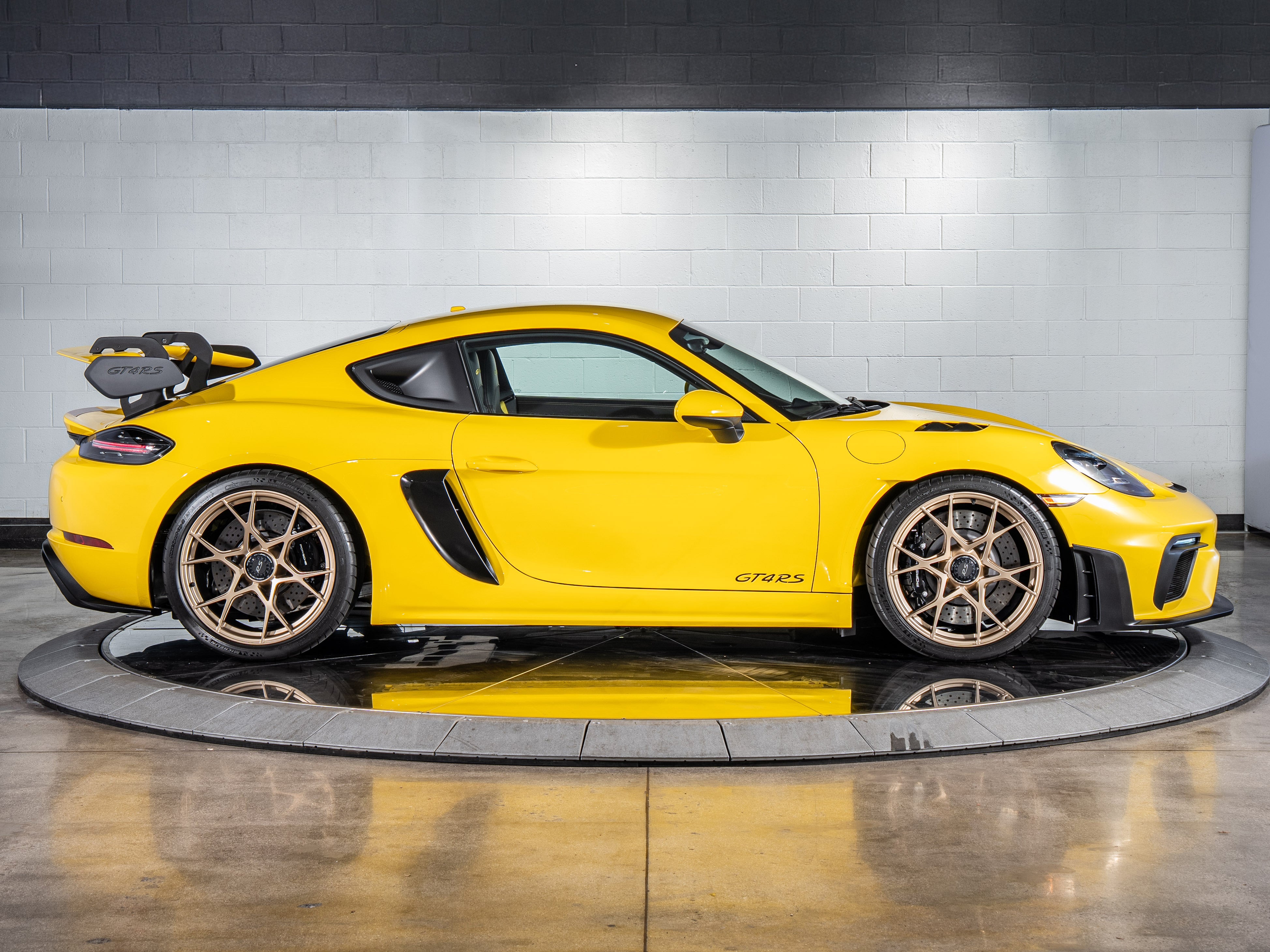 2025 Porsche 718 Cayman GT4 RS
