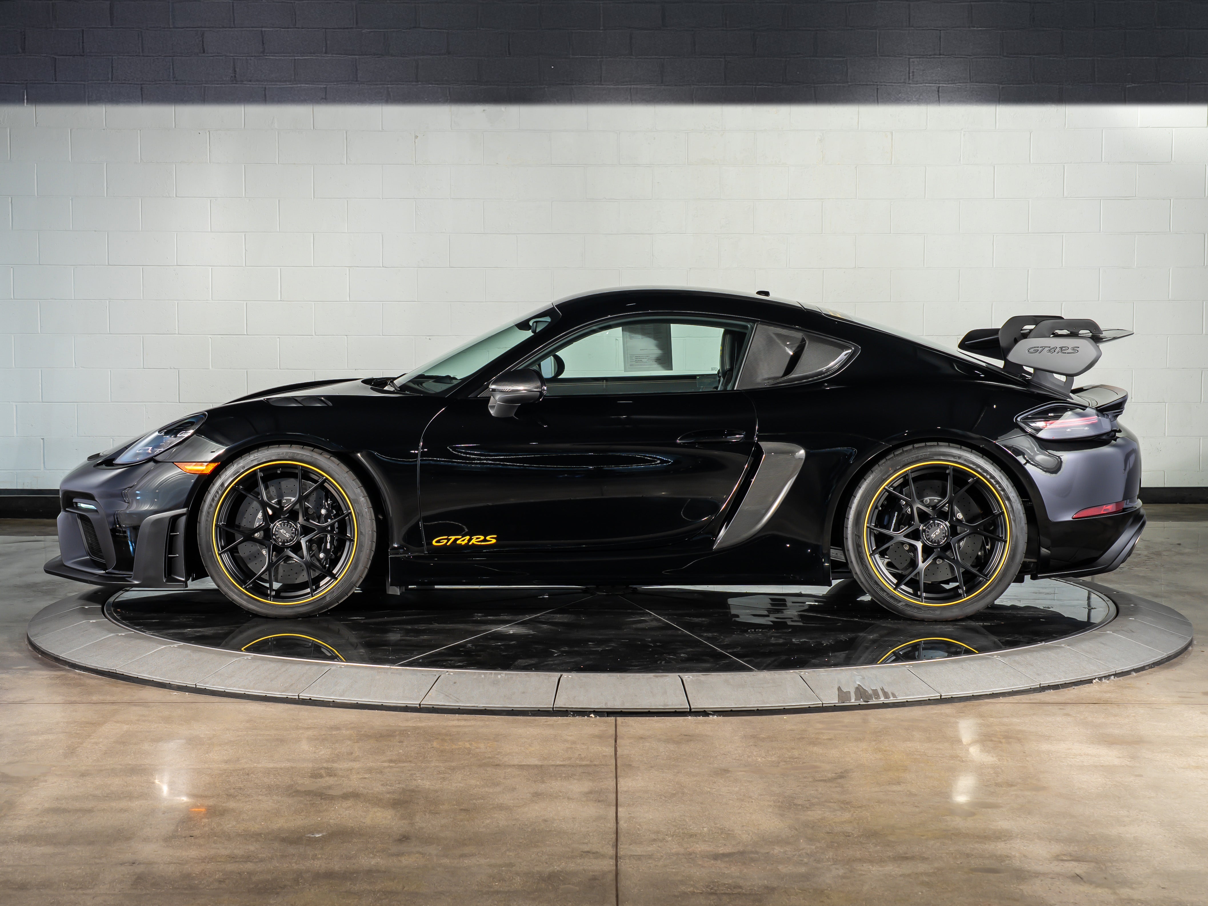2025 Porsche 718 Cayman GT4 RS