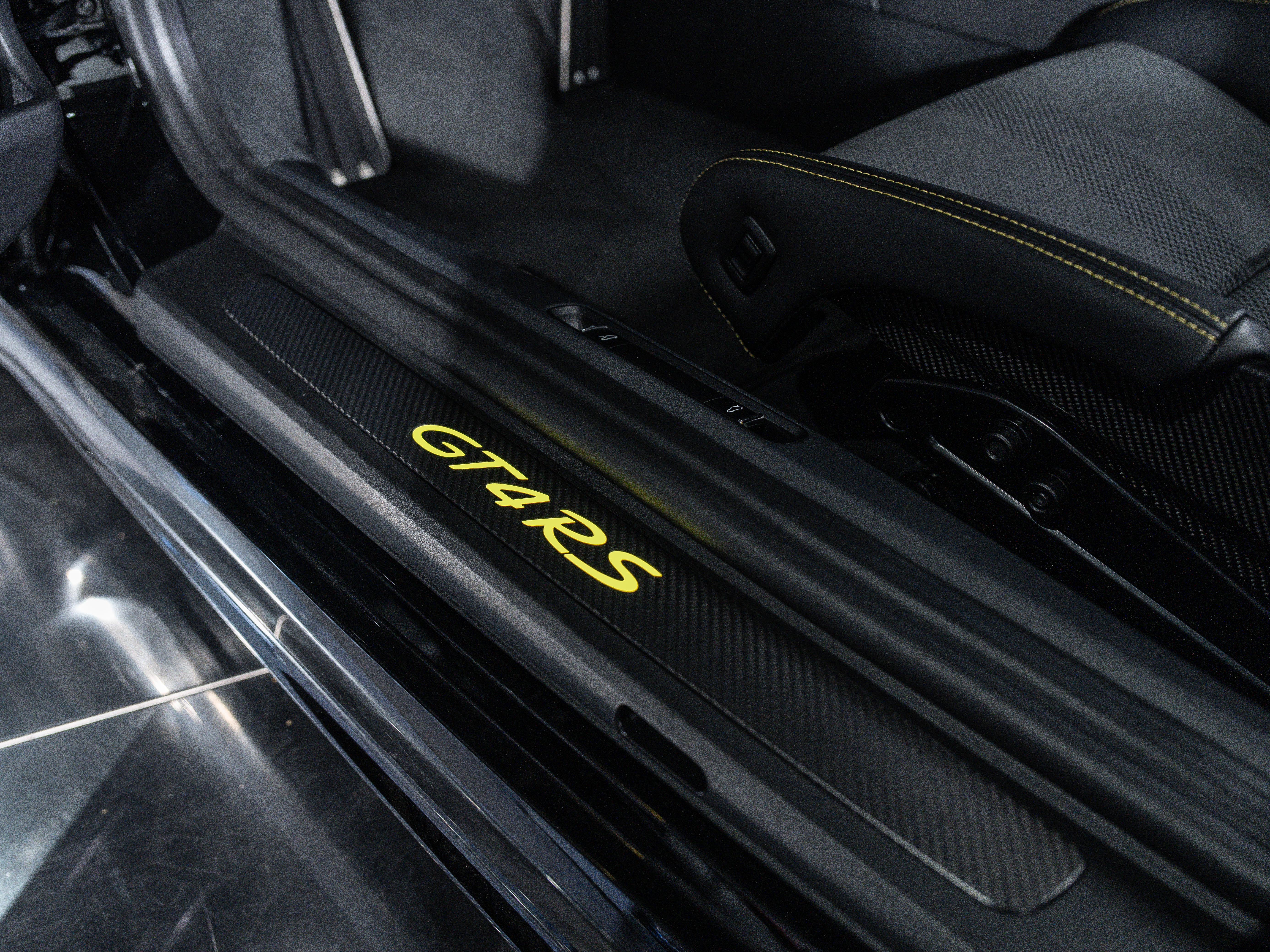 2025 Porsche 718 Cayman GT4 RS