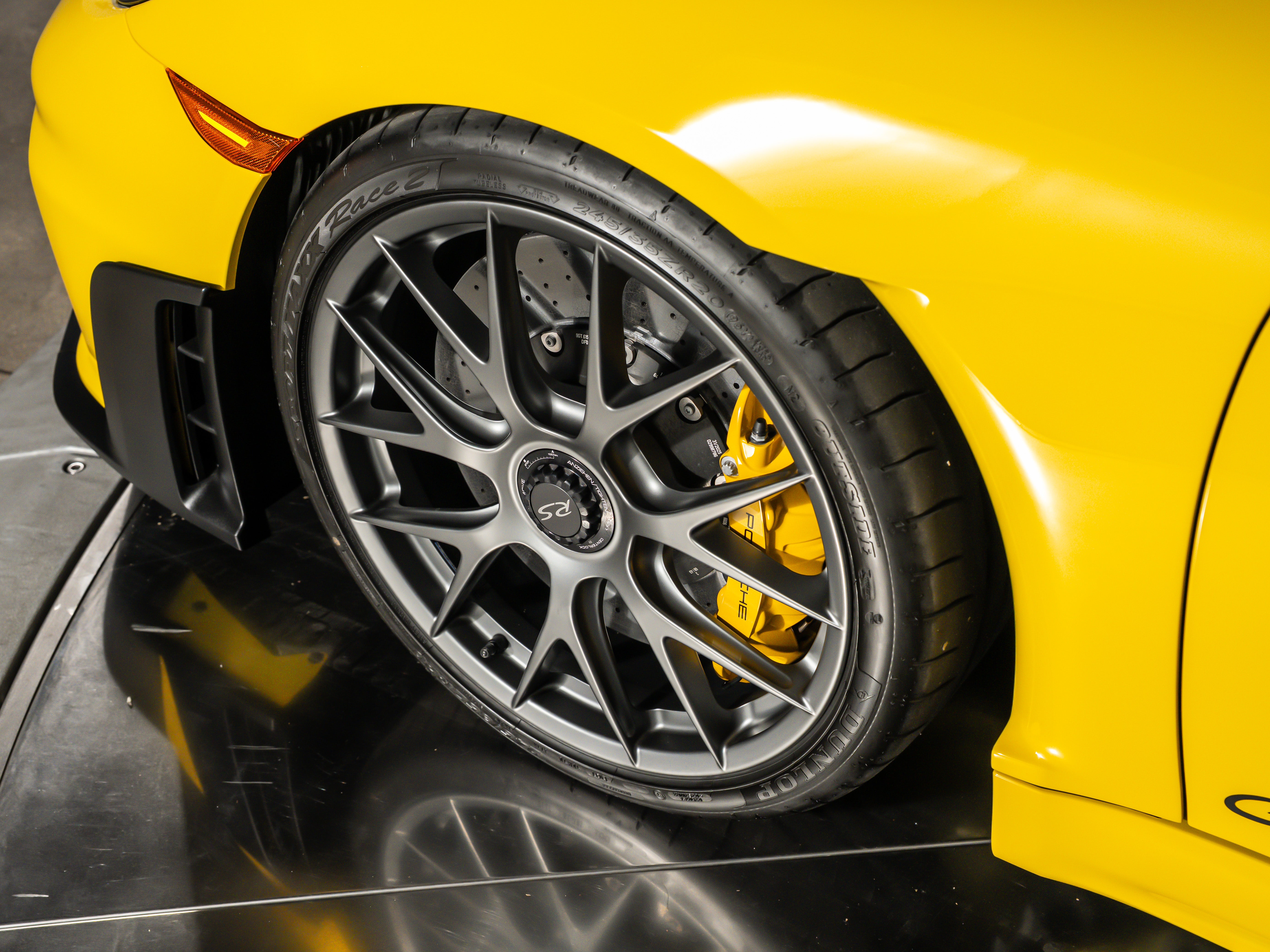 2025 Porsche 718 Cayman GT4 RS