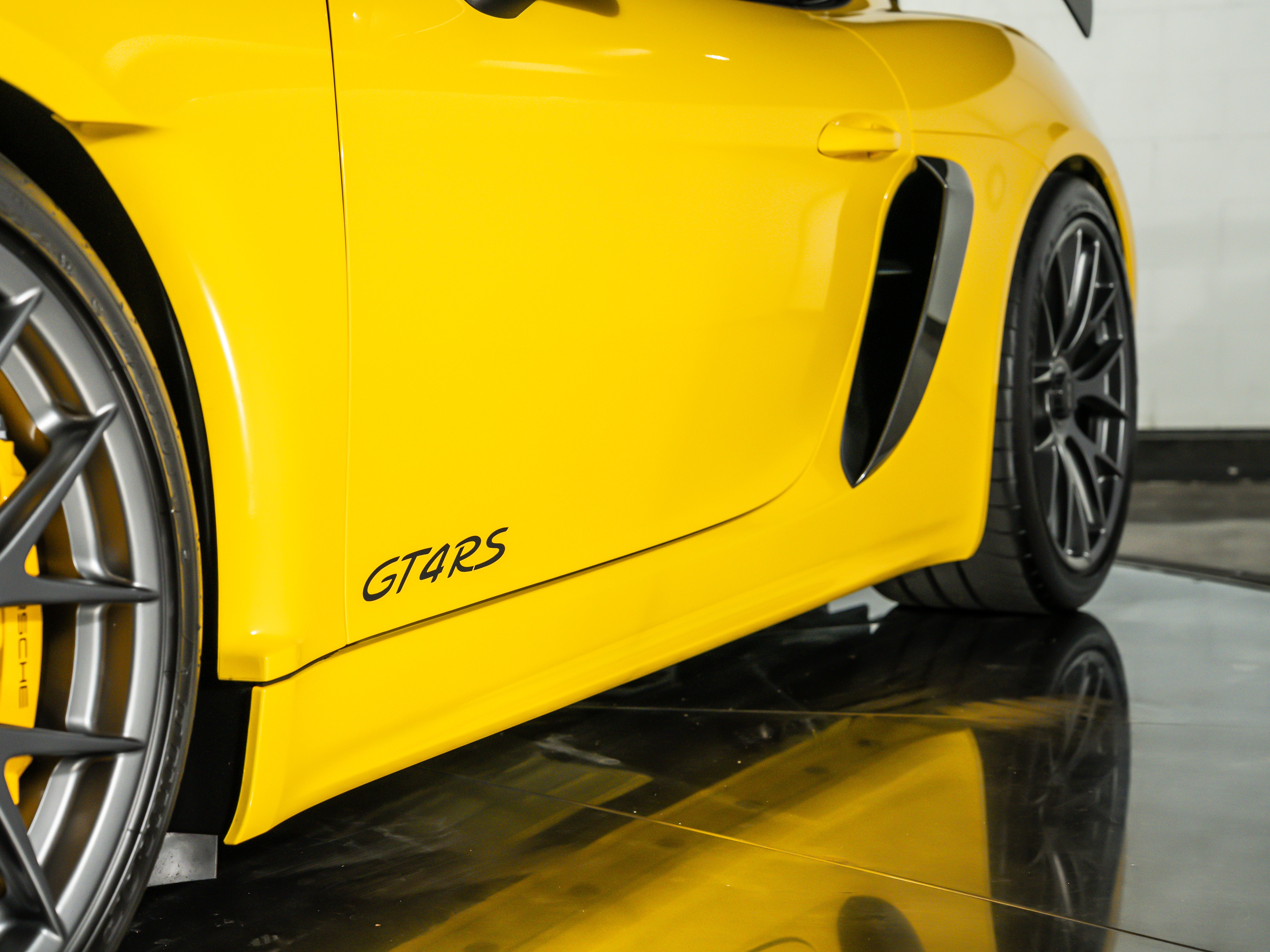 2025 Porsche 718 Cayman GT4 RS