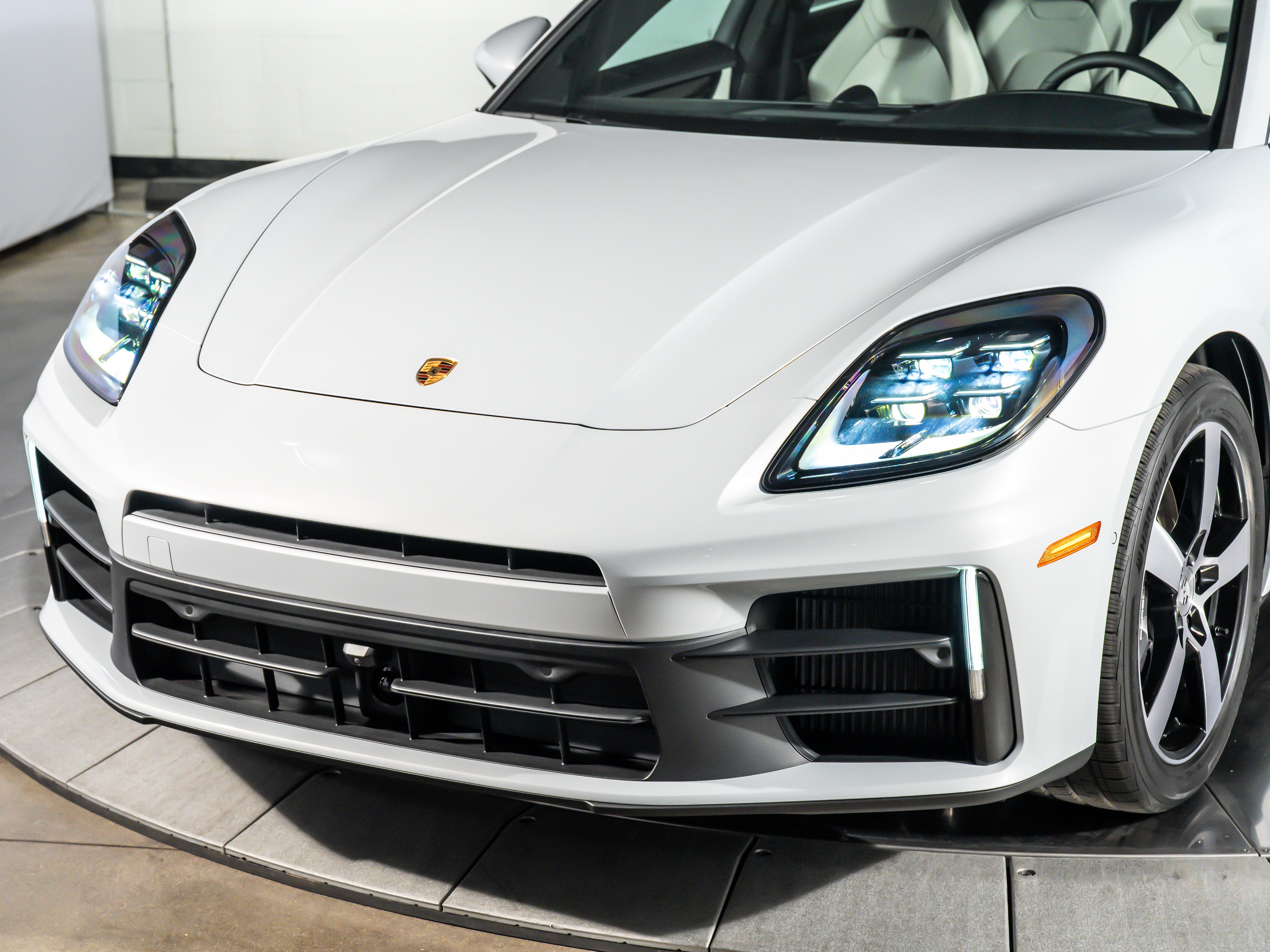 2026 Porsche Panamera 4 E-Hybrid