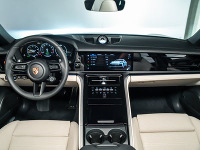 2026 Porsche Panamera 4 E-Hybrid