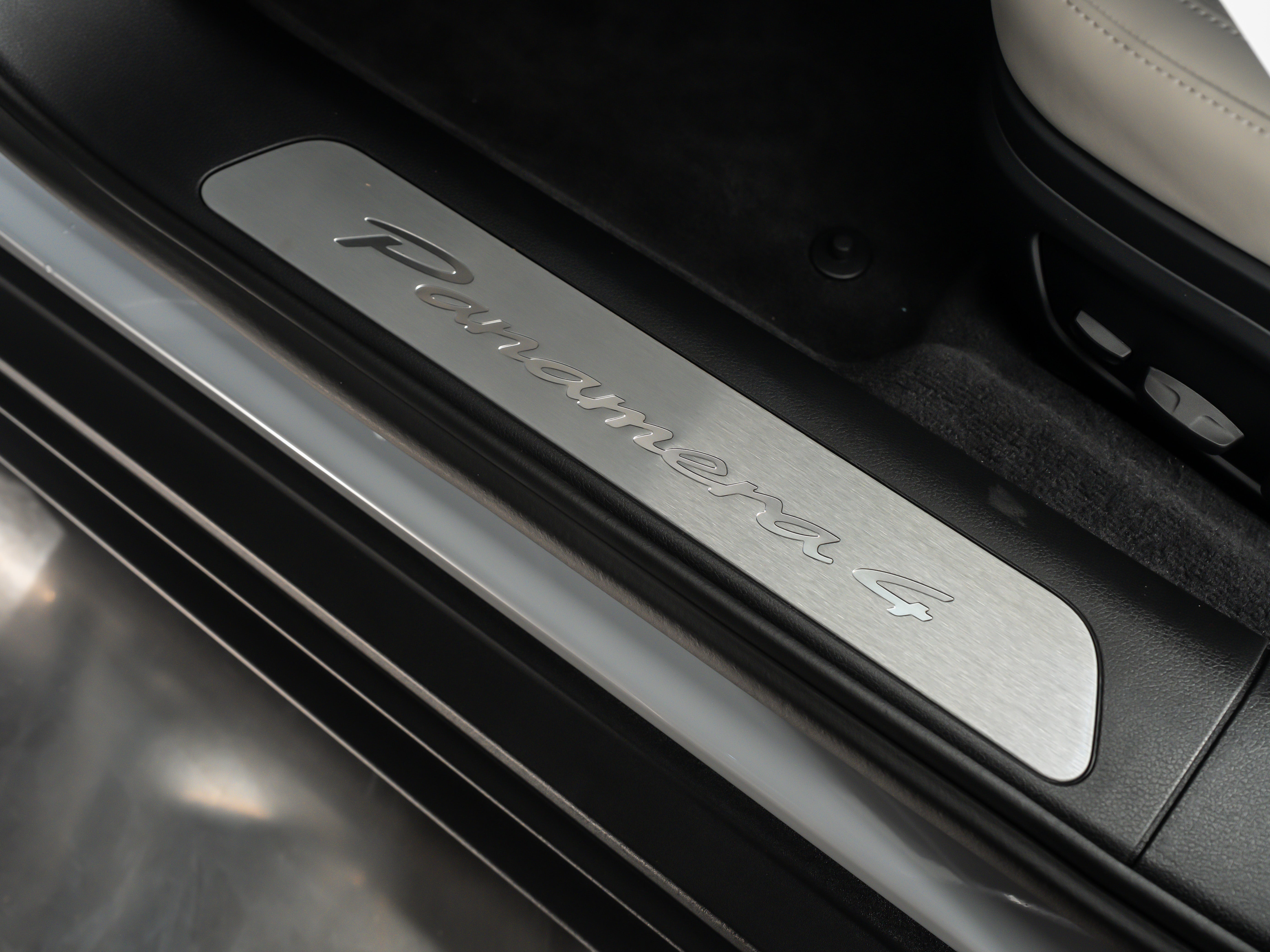 2026 Porsche Panamera 4 E-Hybrid