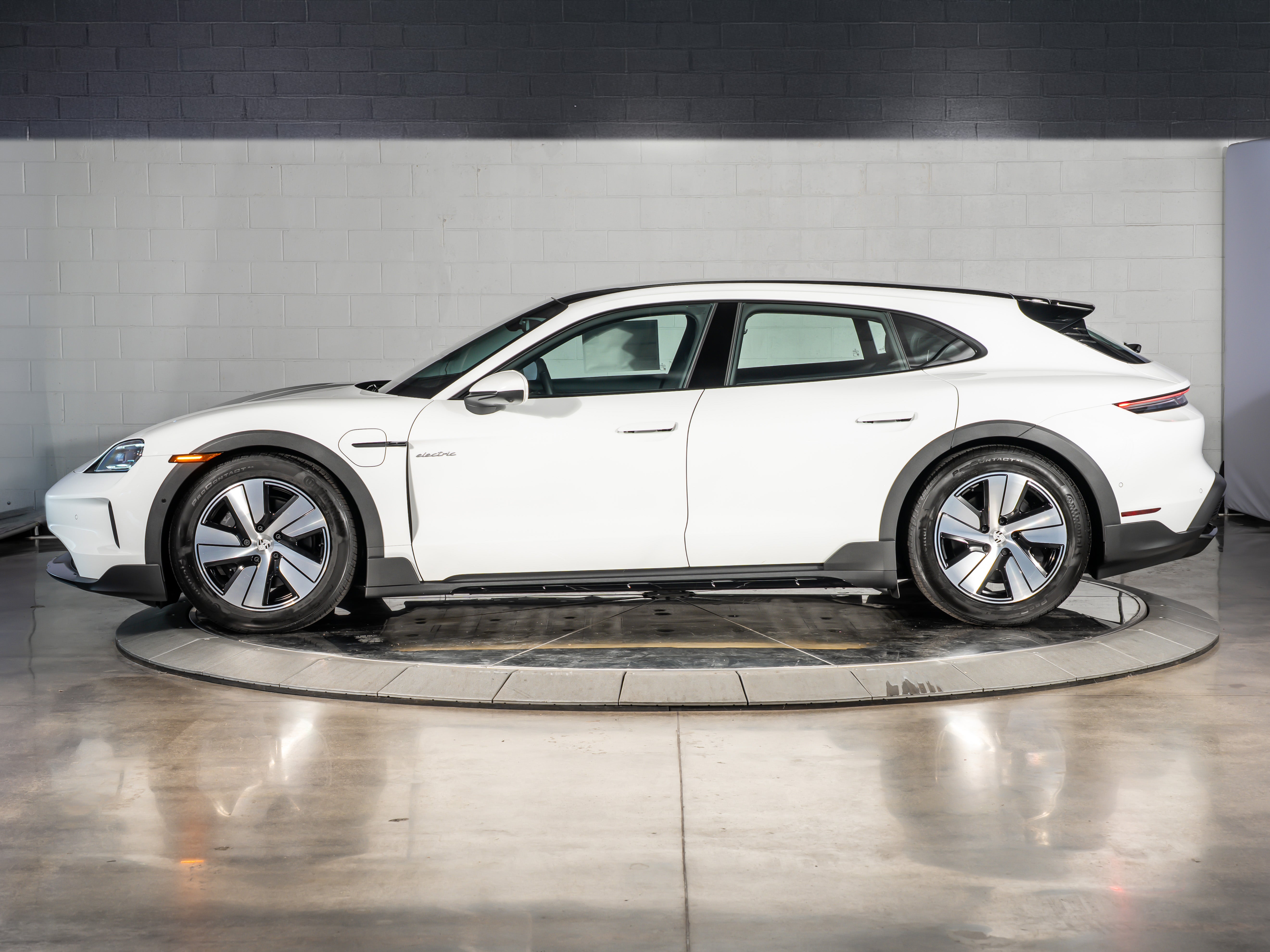 2026 Porsche Taycan Cross Turismo 4