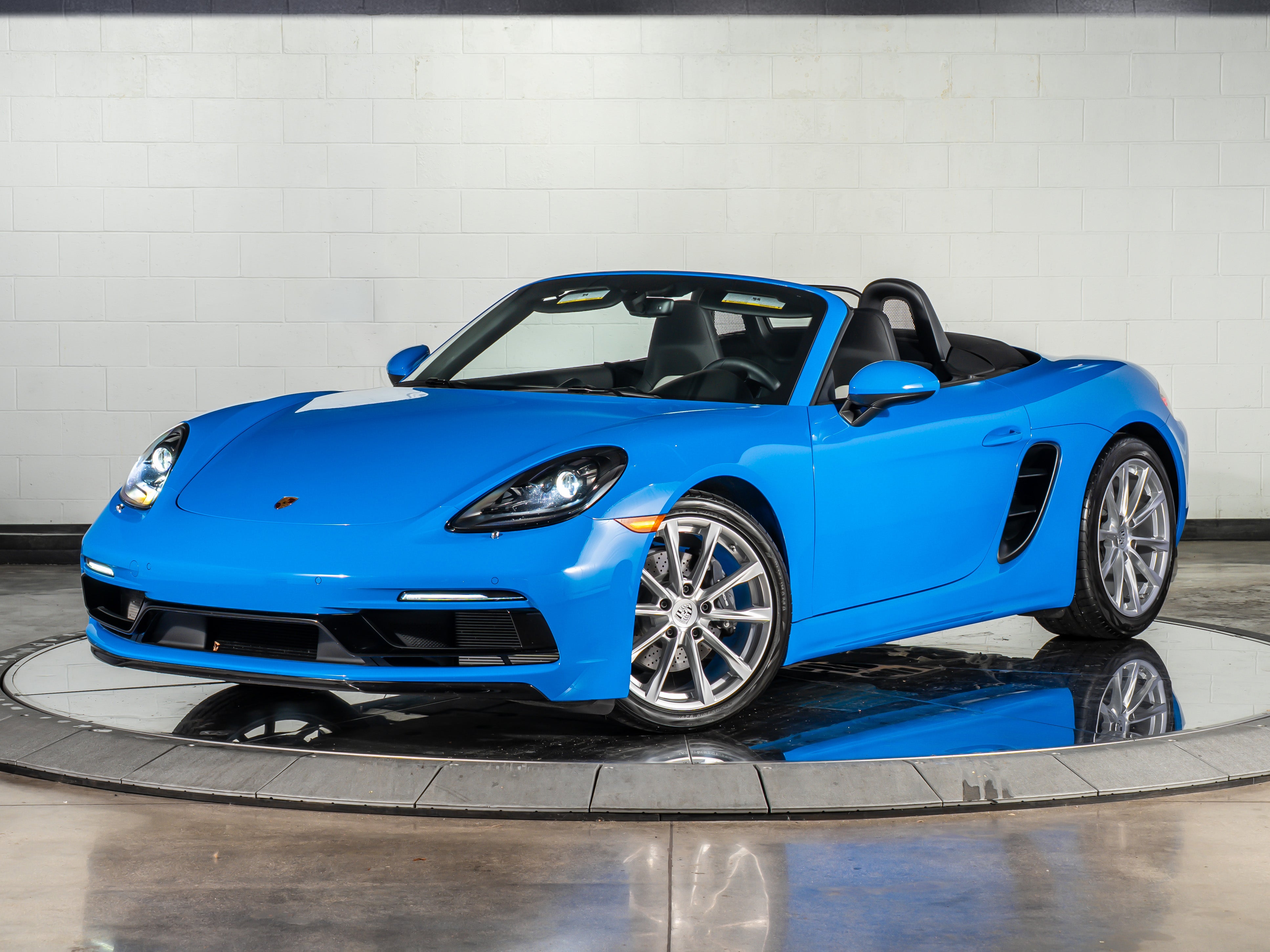 2025 Porsche 718's photo