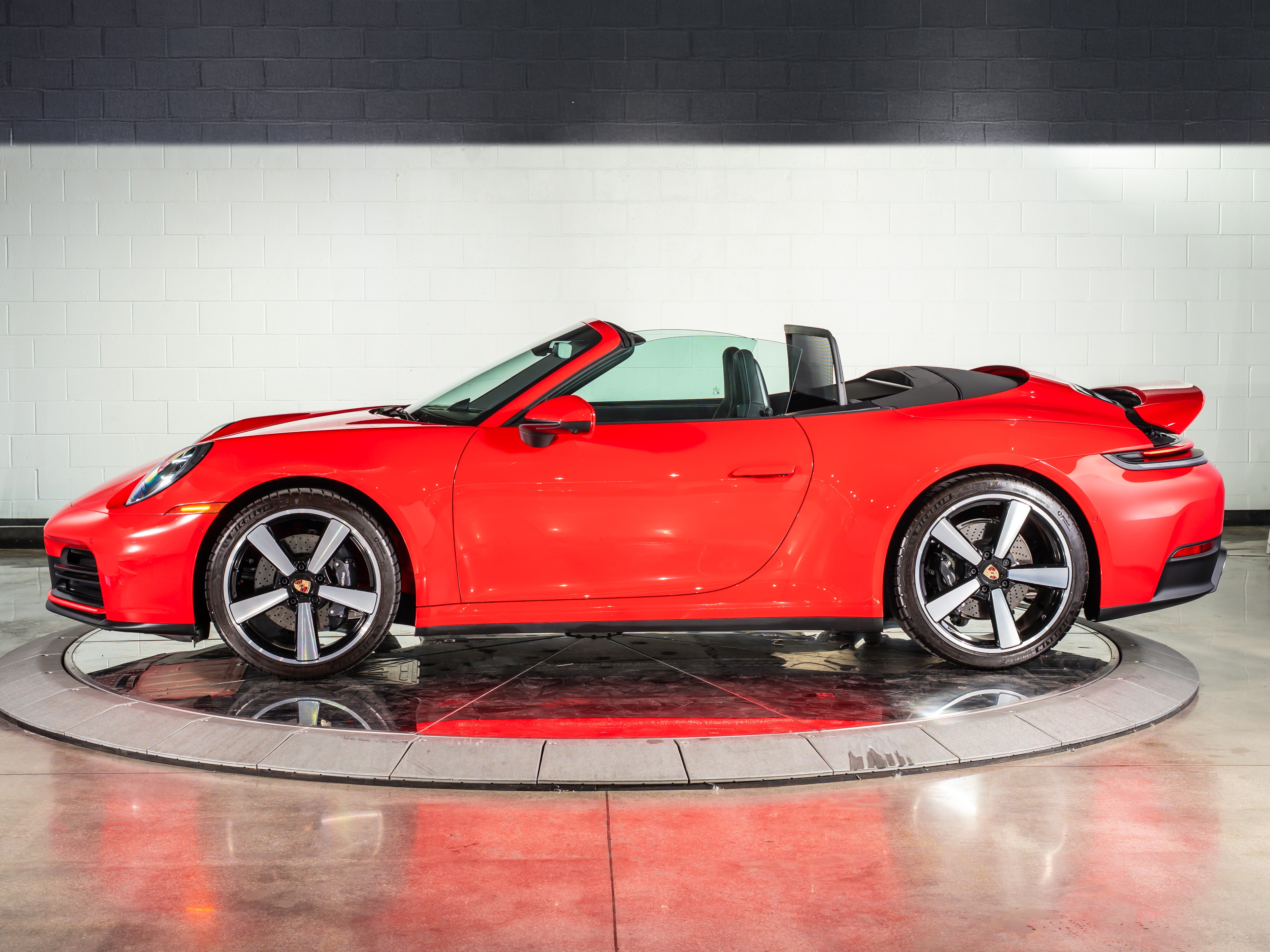 2025 Porsche 911 Carrera Cabriolet