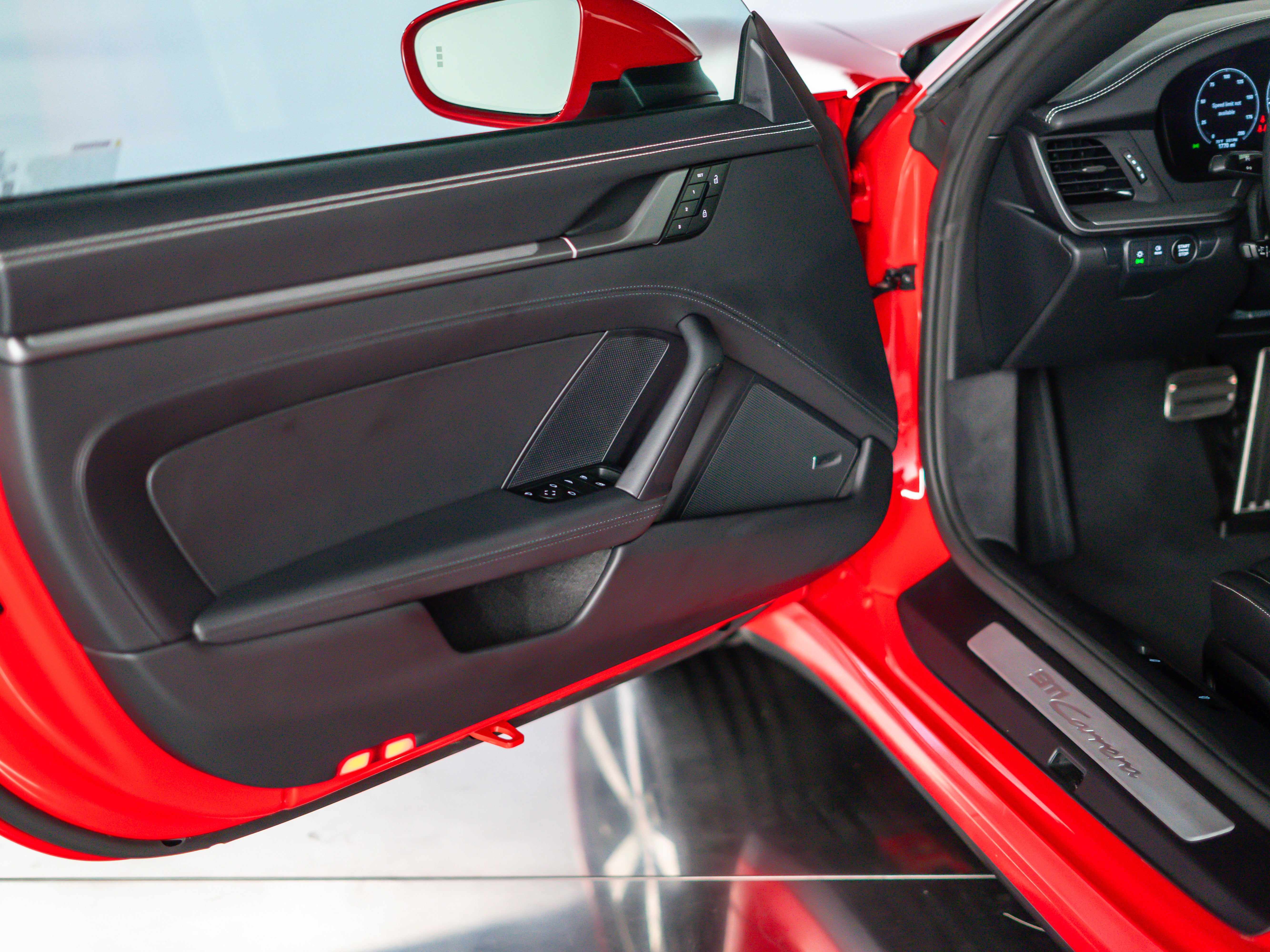 2025 Porsche 911 Carrera Cabriolet