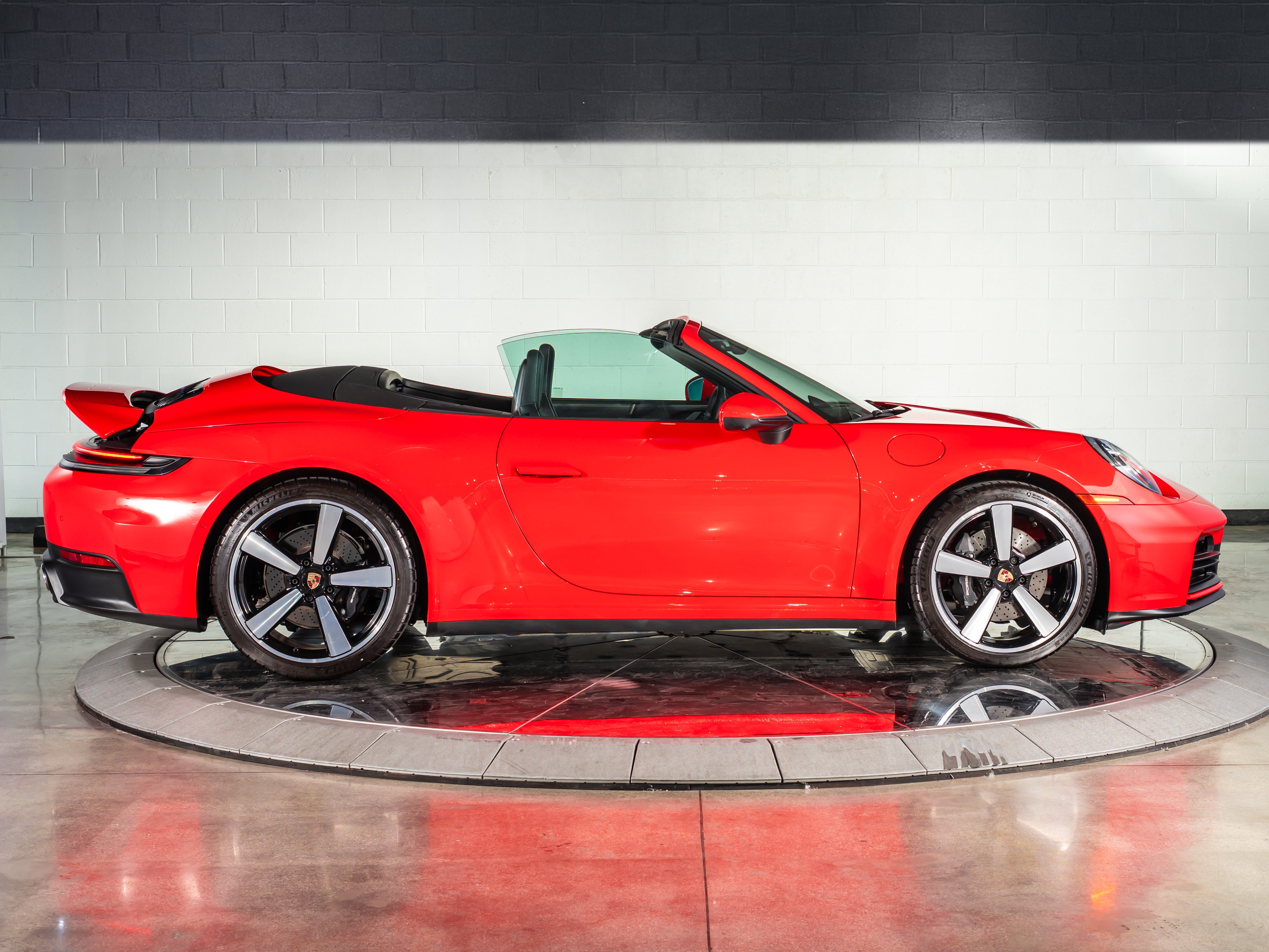 2025 Porsche 911 Carrera Cabriolet