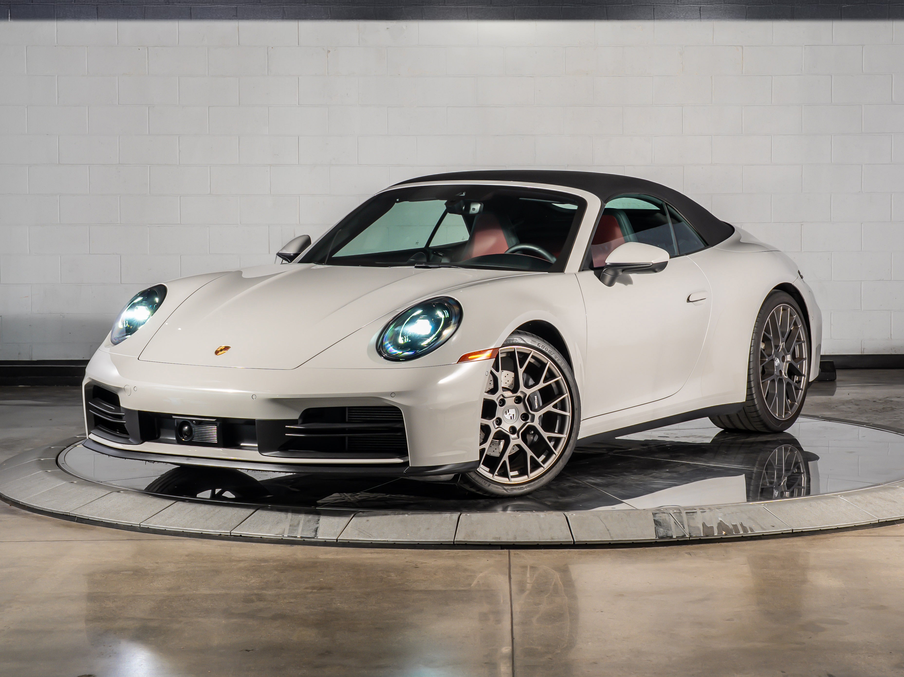 2025 Porsche 911 Carrera Cabriolet