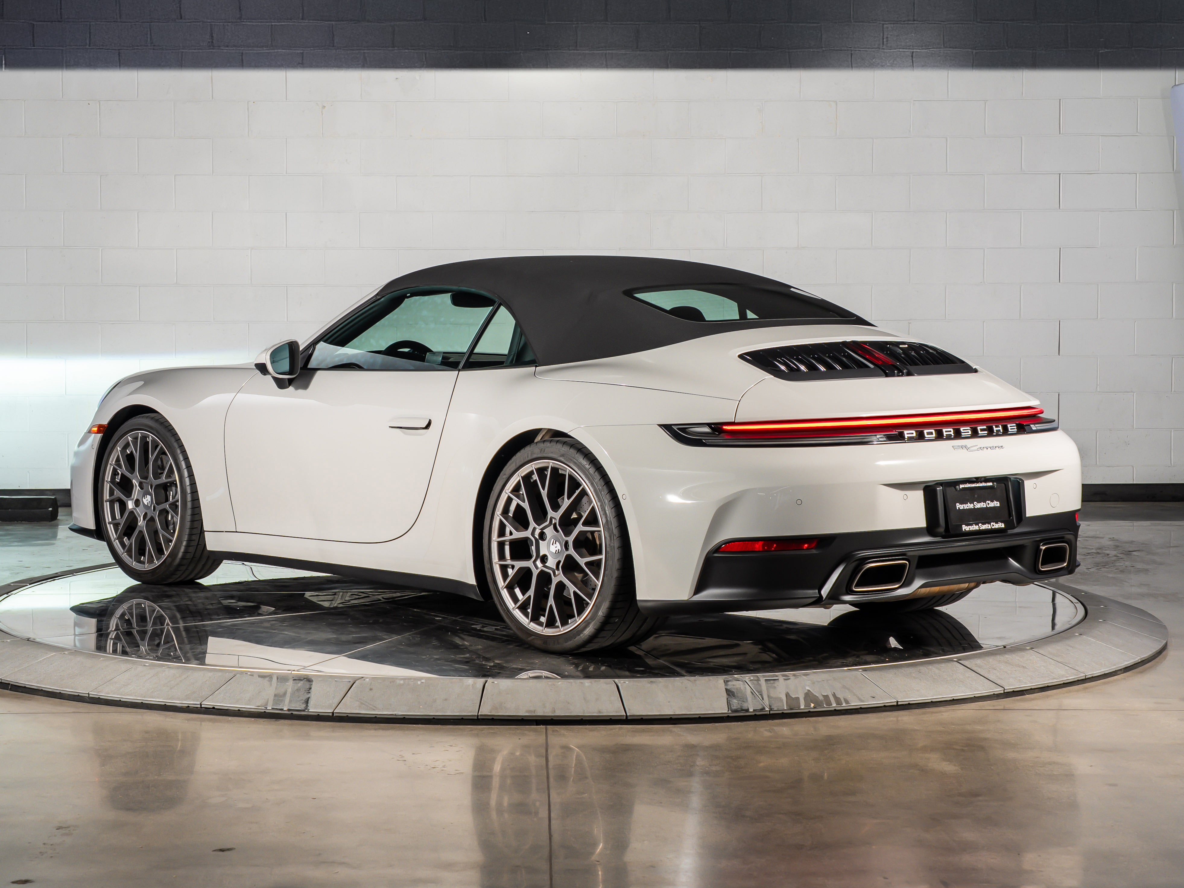 2025 Porsche 911 Carrera Cabriolet