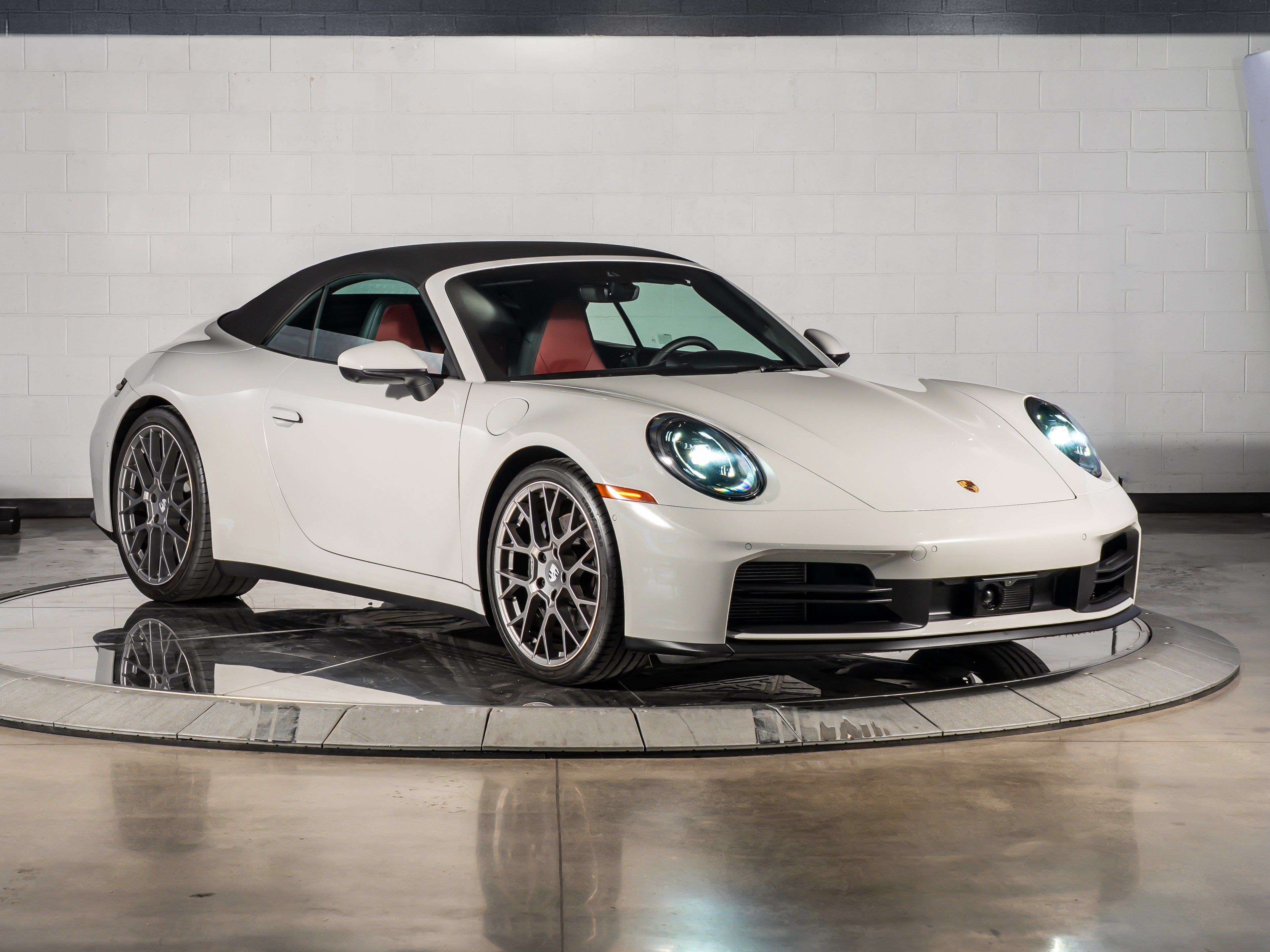 2025 Porsche 911 Carrera Cabriolet