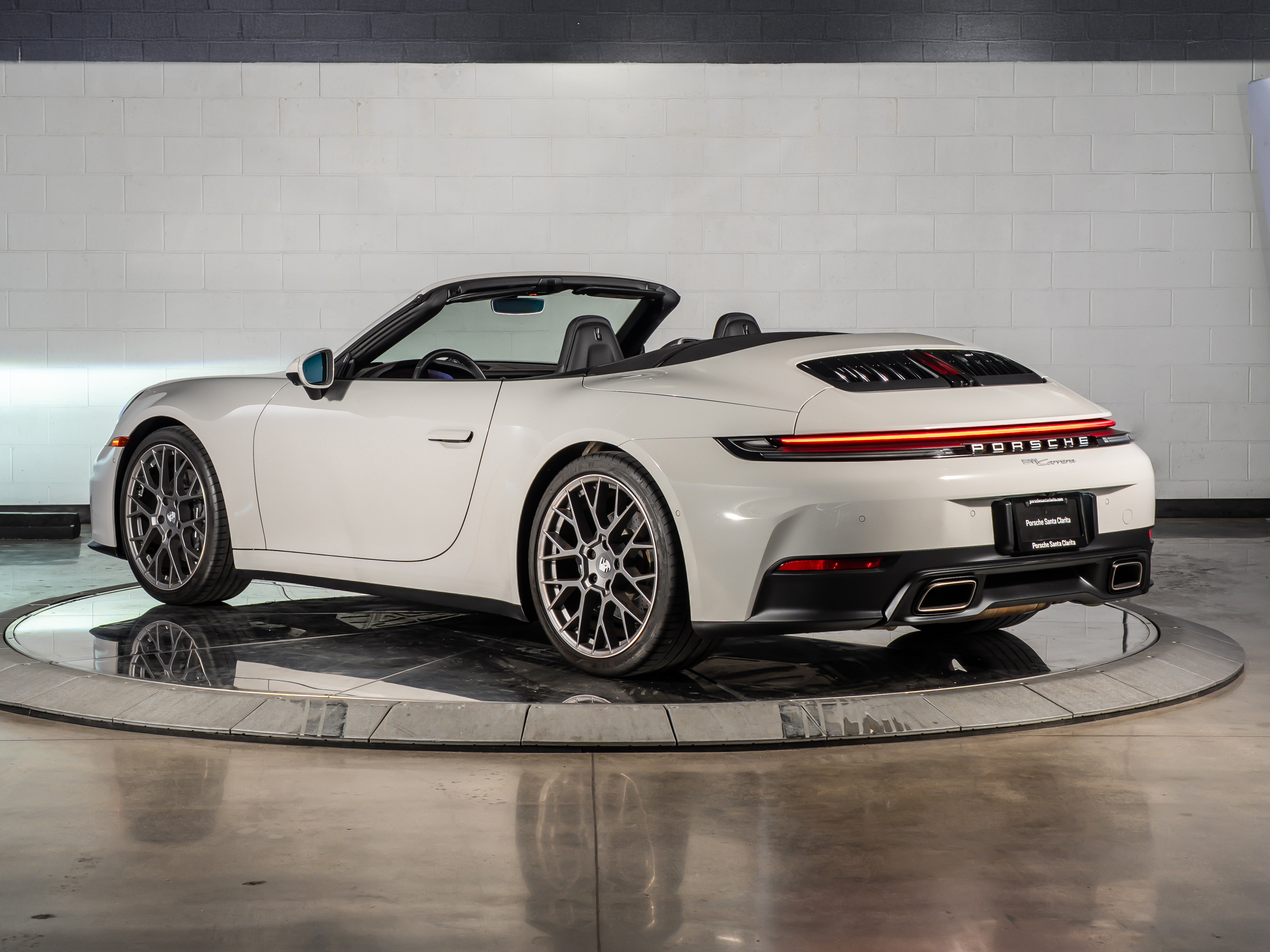 2025 Porsche 911 Carrera Cabriolet