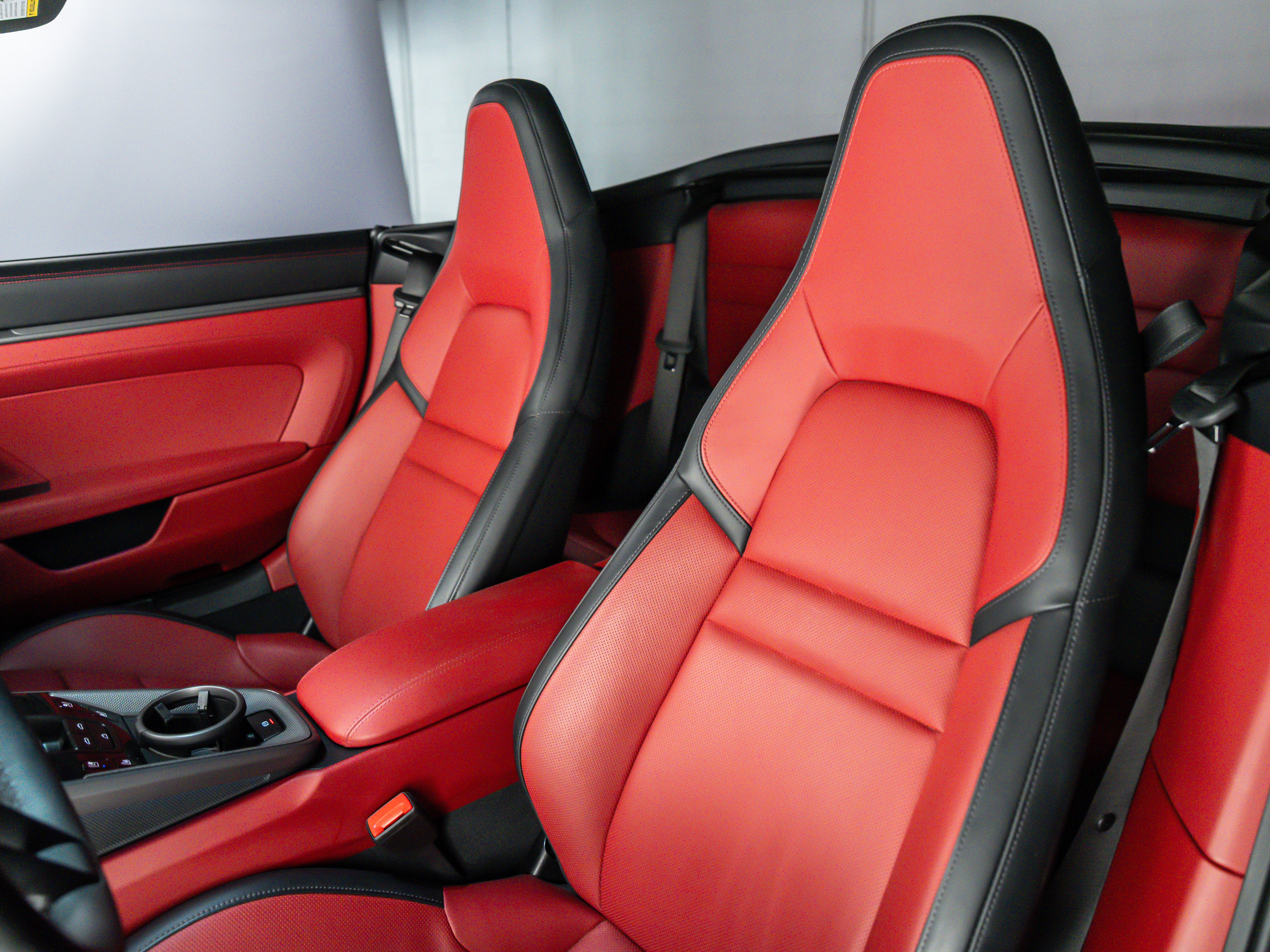 2025 Porsche 911 Carrera Cabriolet