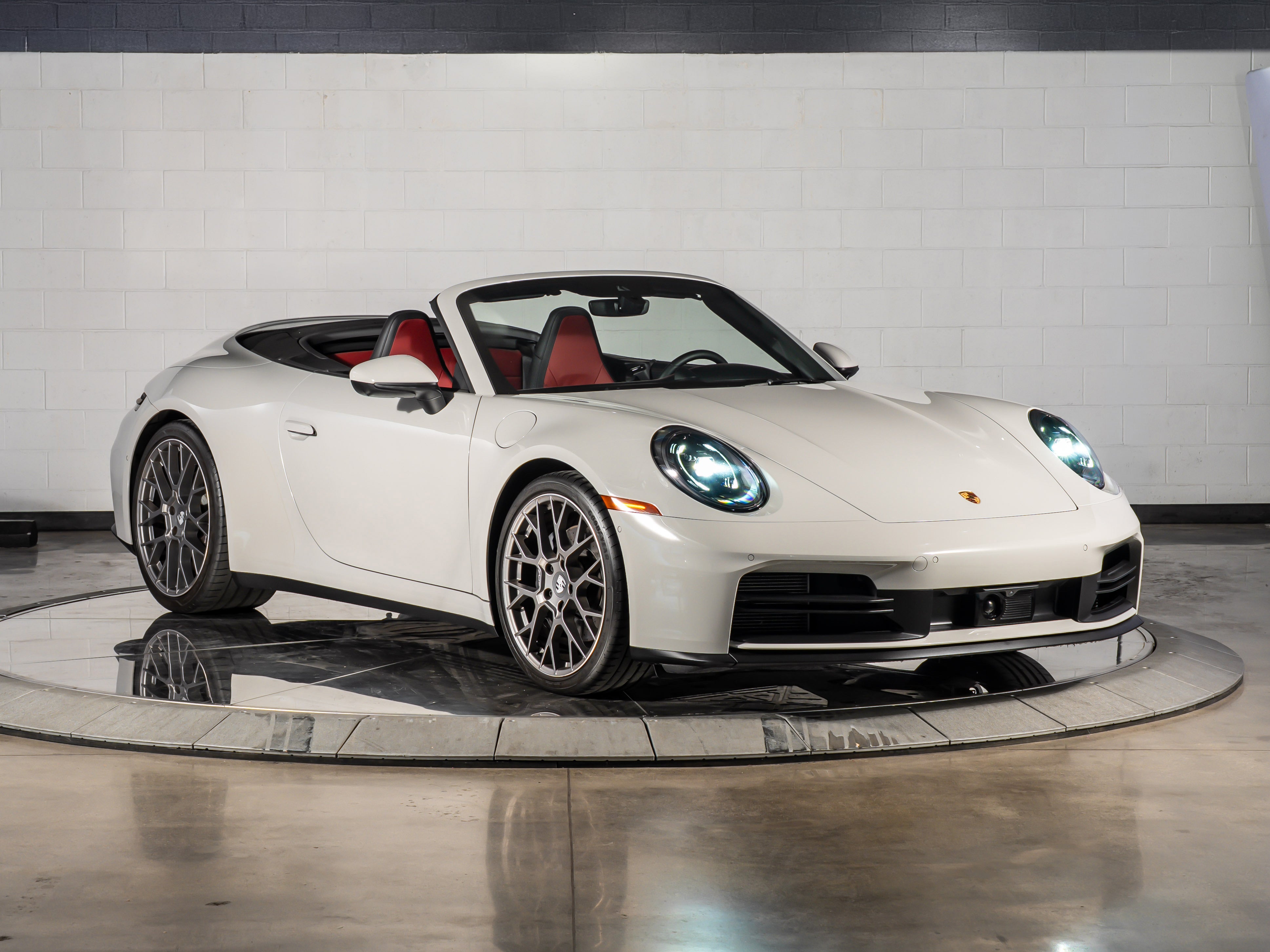 2025 Porsche 911 Carrera Cabriolet