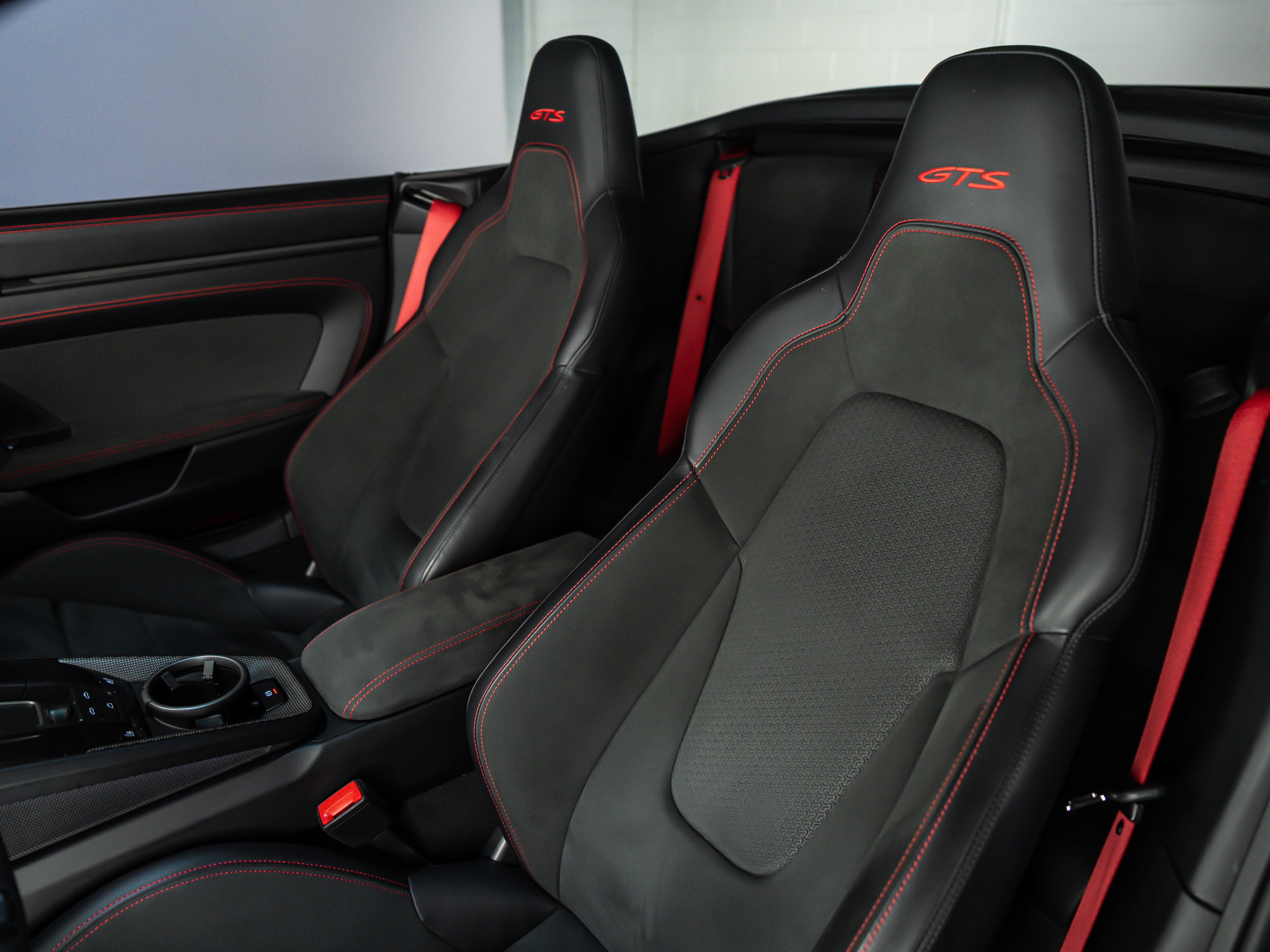 2025 Porsche 911 Carrera 4 GTS Cabriolet