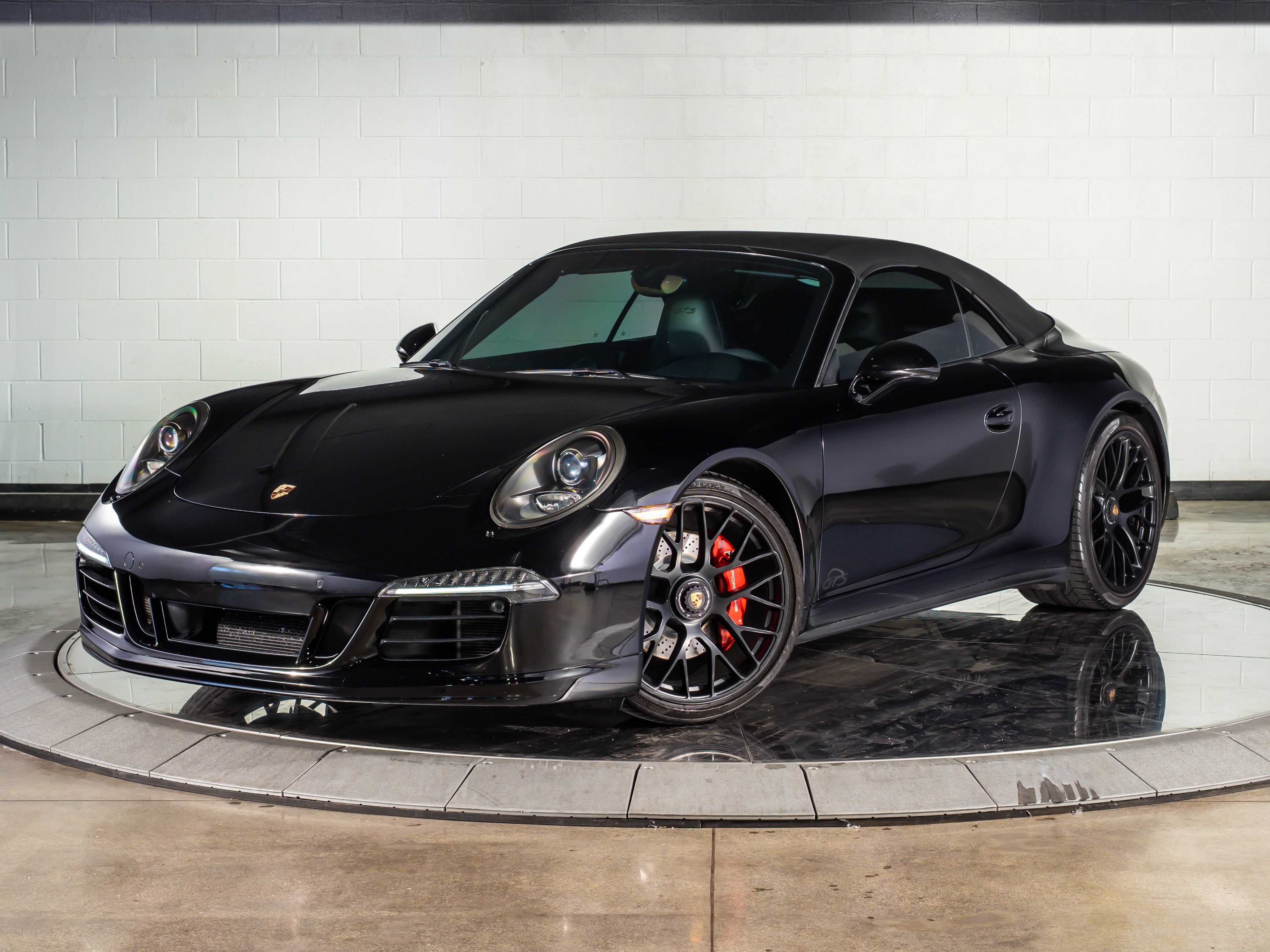 2015 Porsche 911 Carrera 4 GTS Cabriolet's photo