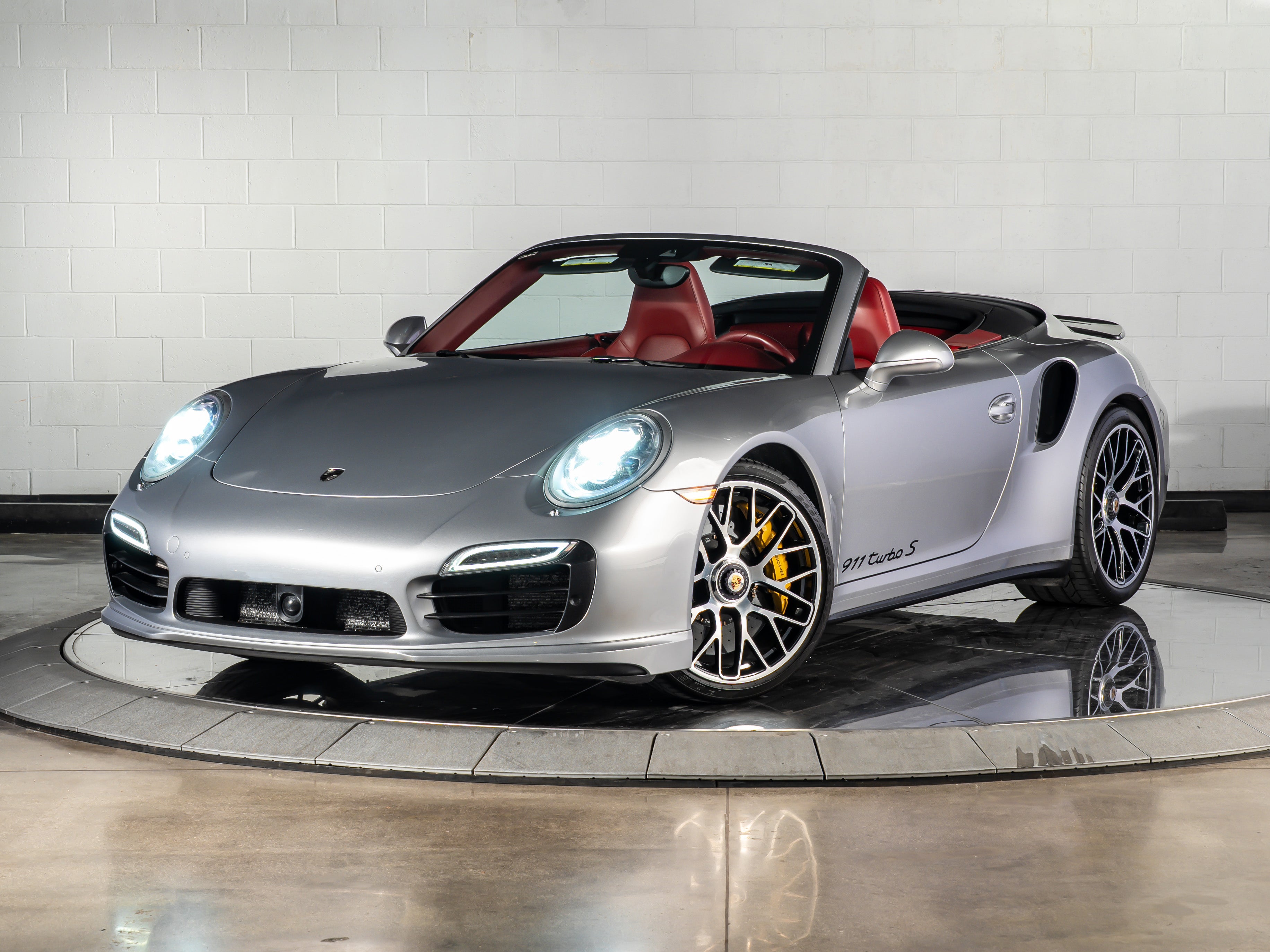 2014 Porsche 911 Turbo S Cabriolet's photo