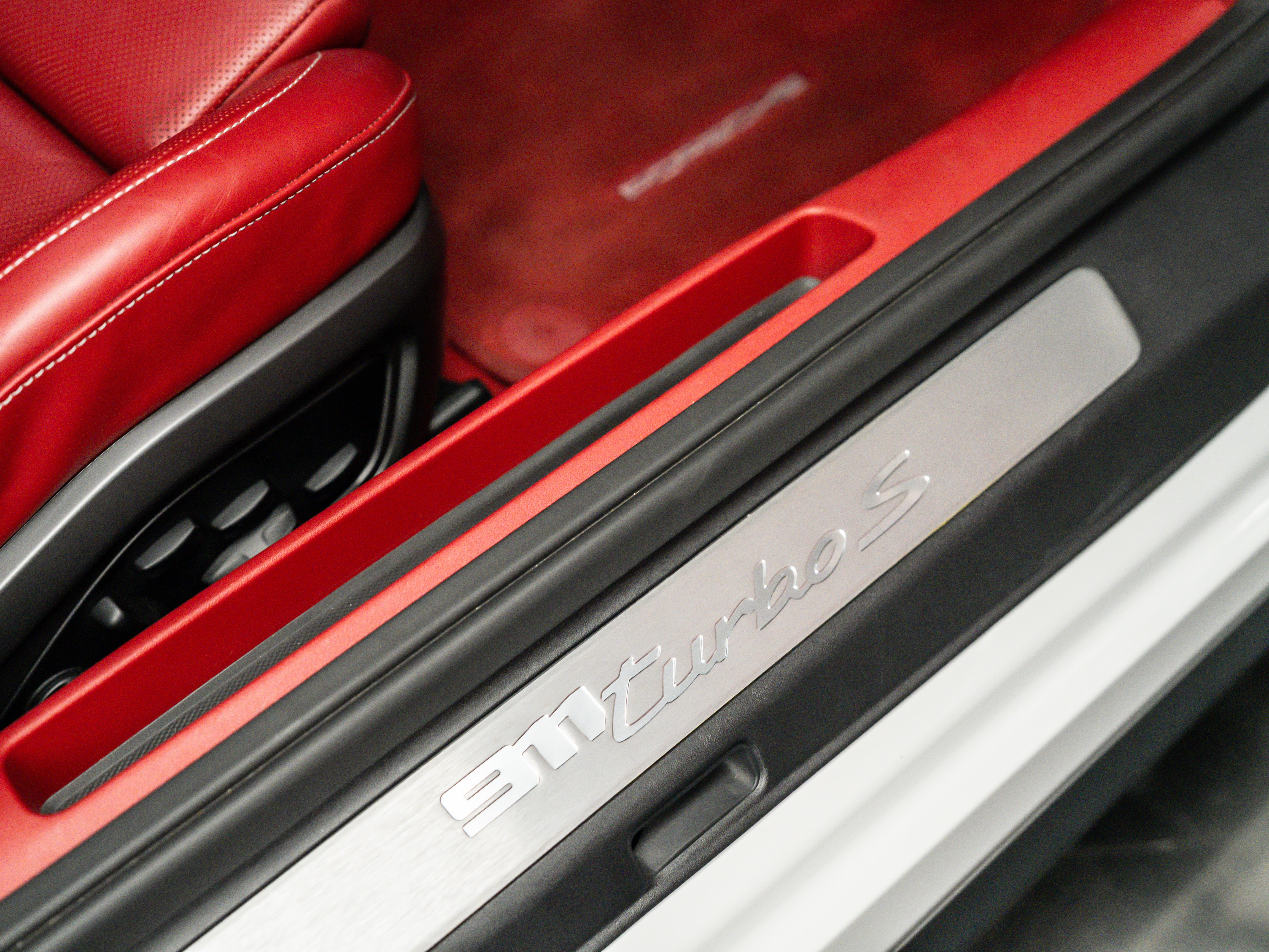 2021 Porsche 911 Turbo S Cabriolet