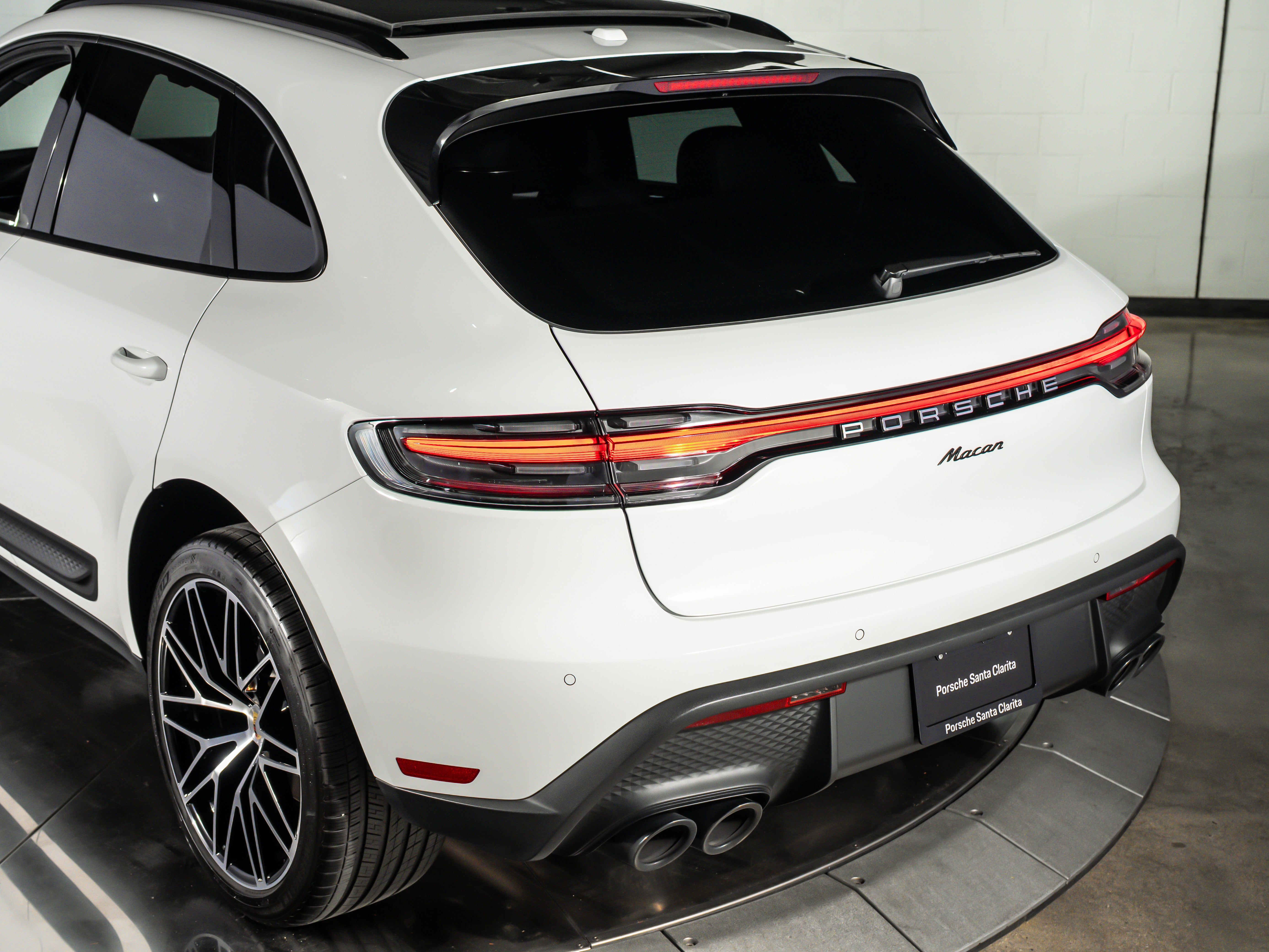 2026 Porsche Macan Base